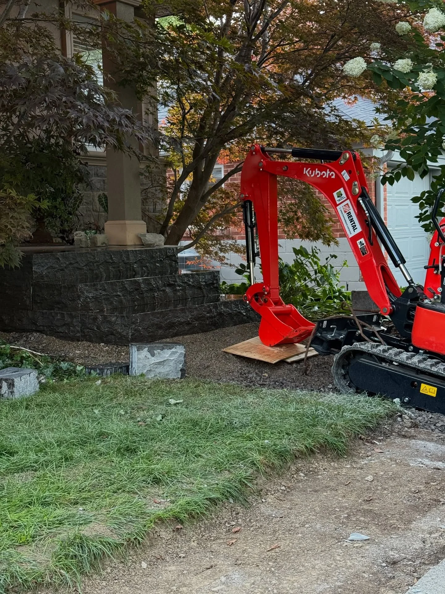 Sneak Peak at our next project! 👀 This front entrance will have a few updates the main one being these @banasstonesandporcelain Antique Black Steps. 
We can&rsquo;t wait to share the finished product! 🌿
#naturalstones #frontyardlandscaping #toronto