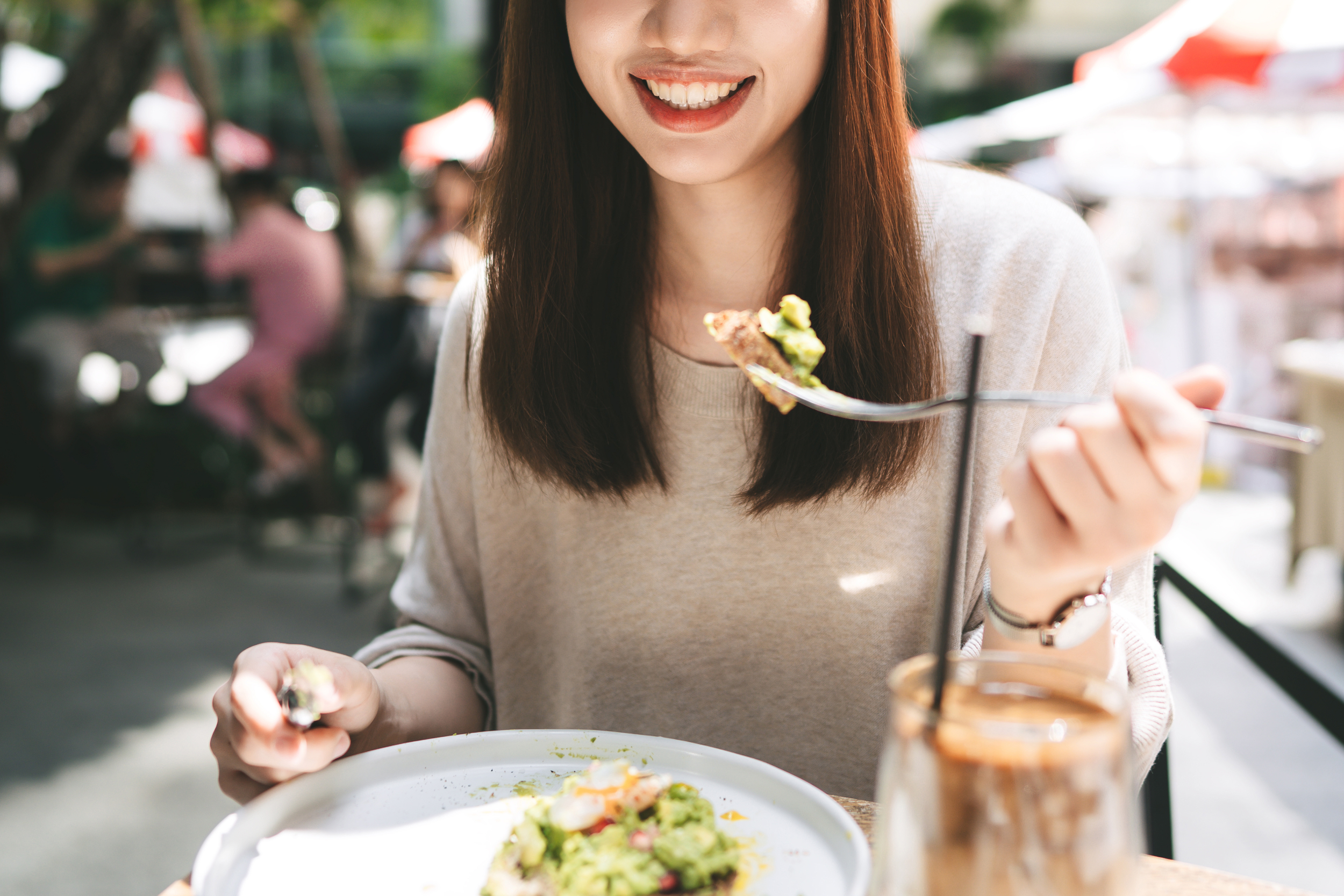 Natassia Dsouza outlining a structured approach to changing emotional eating patterns and building long-term control with food