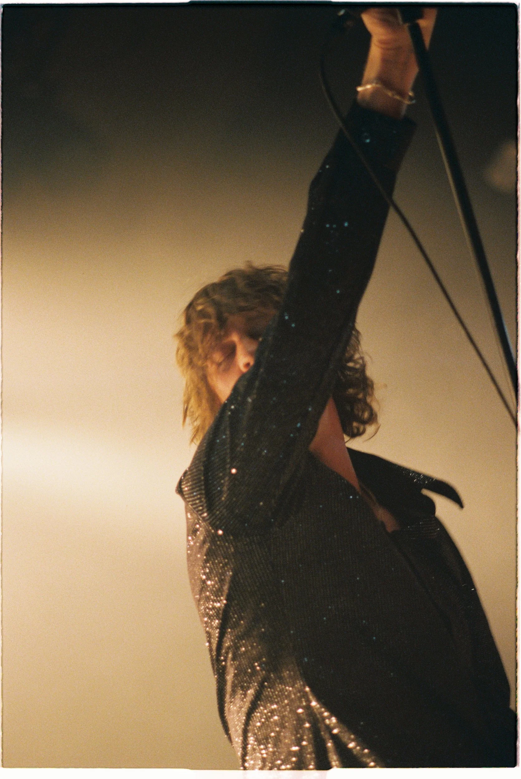 R1-04055-025A.png