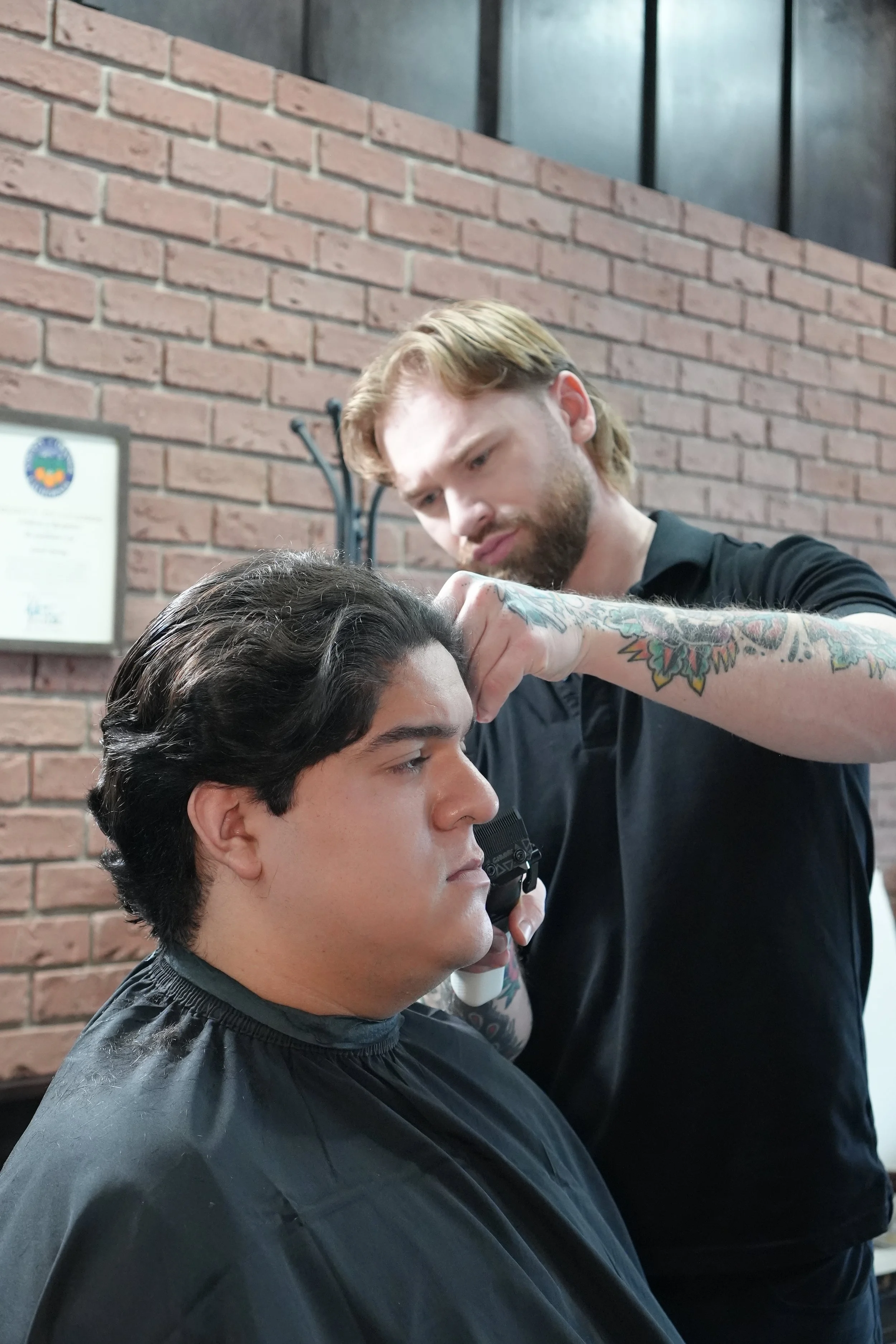 Luxury Barbershop in Dana Point
Upscale men’s grooming experience
Premium barber experience near Laguna Beach / Newport