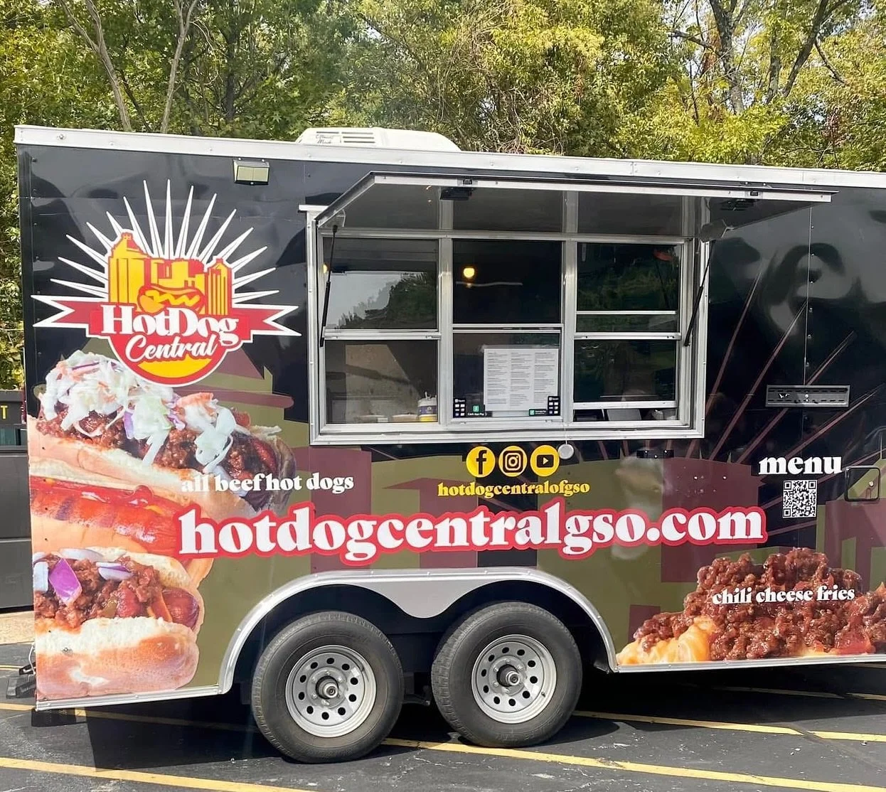 We’re excited to welcome Hotdog Central as our official food truck for the CEO Exchange Block Party! 🌭🍔🍟
Greensboro’s own Hotdog Central will be serving up crowd favorites — from classic hotdogs and juicy burgers to crispy chick