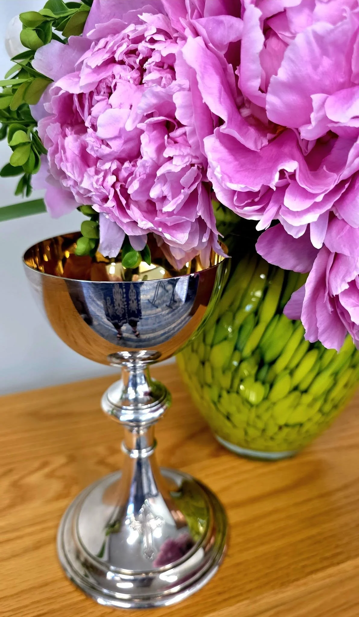 spc2026joanflowers&chalice.jpg