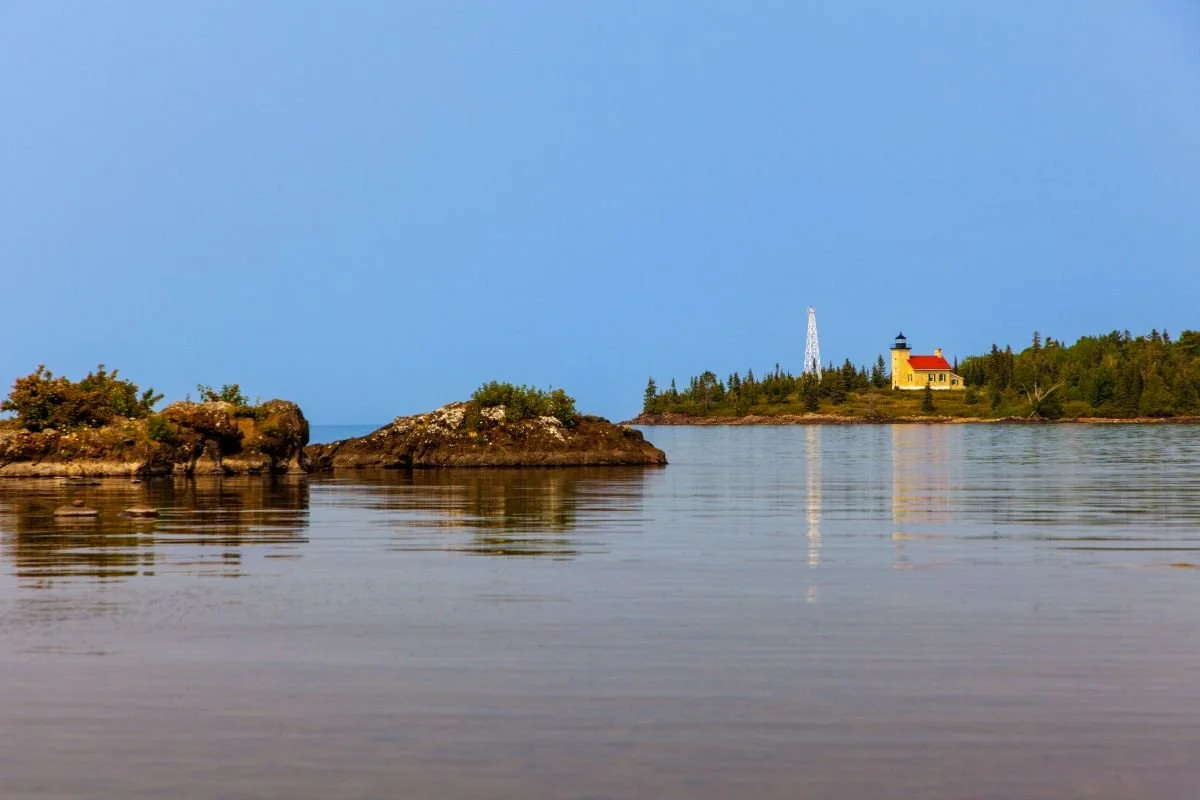 Harbor Light – Coastal Lighthouse