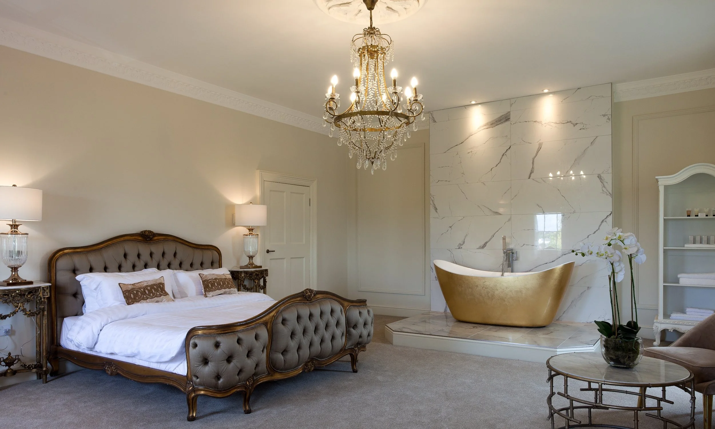 Winstanley Suite Bed and Bath.jpg