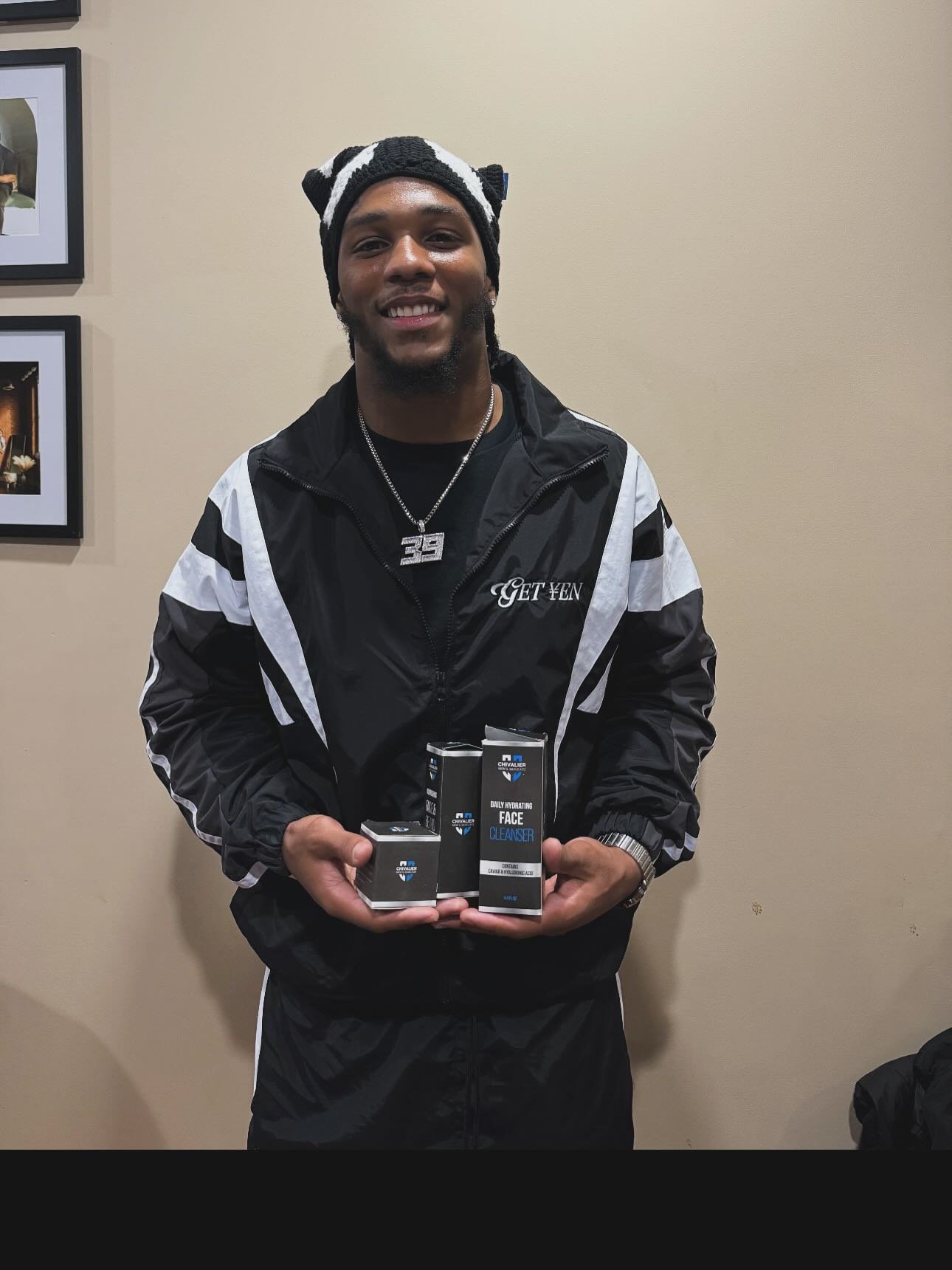 Even the toughest players in the game know &mdash; great skin is a win. 
The Buffalo Bills are bringing that hydrated glow from the locker room to the field.
Because clear skin and confidence? That&rsquo;s a power play. 
@buffalobills 
#SkincareRouti