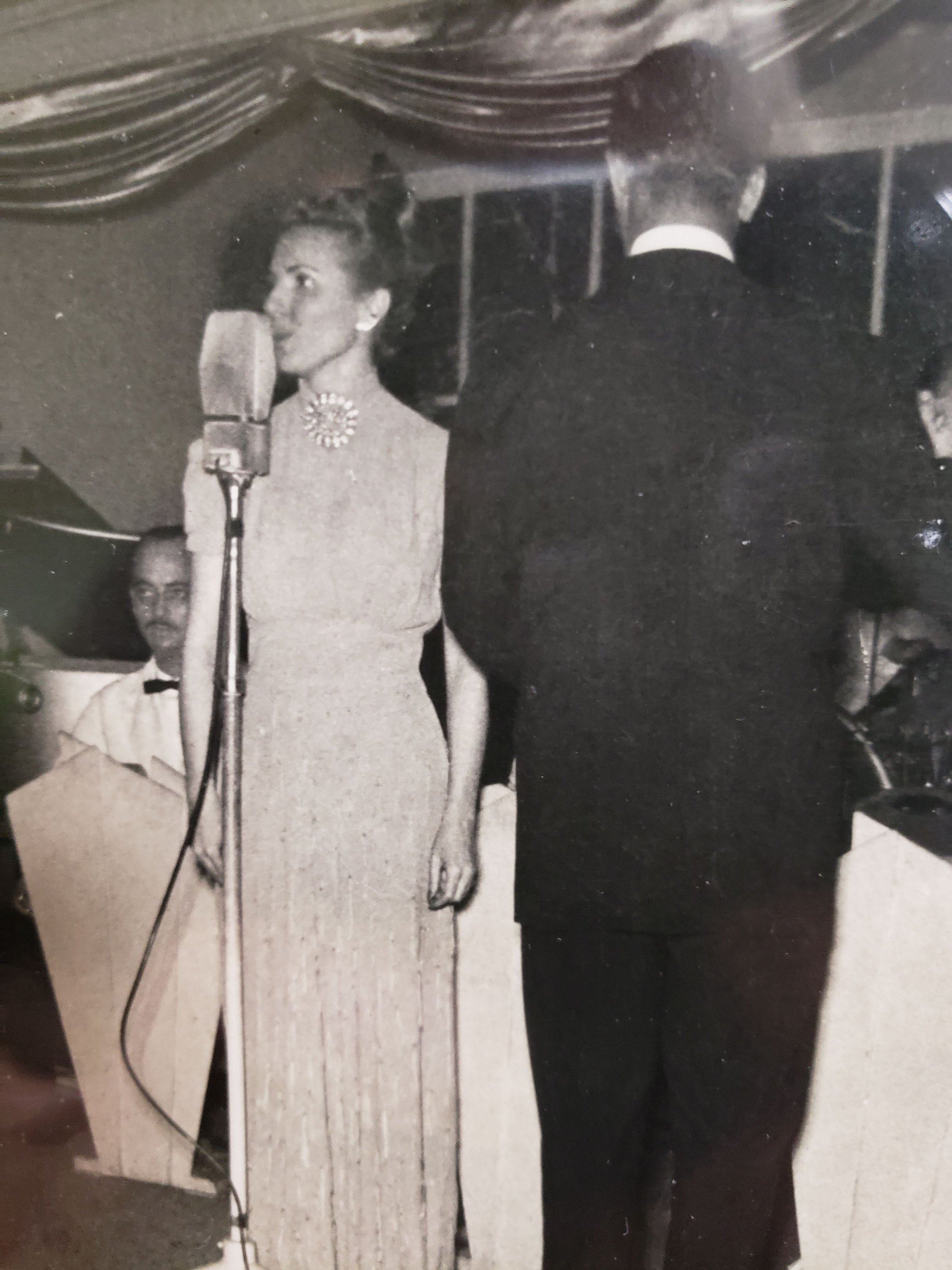 Sandra Miller (Shecter), daughter Ruth Patricia Miller, singing in Rio De Janeiro, Brazil