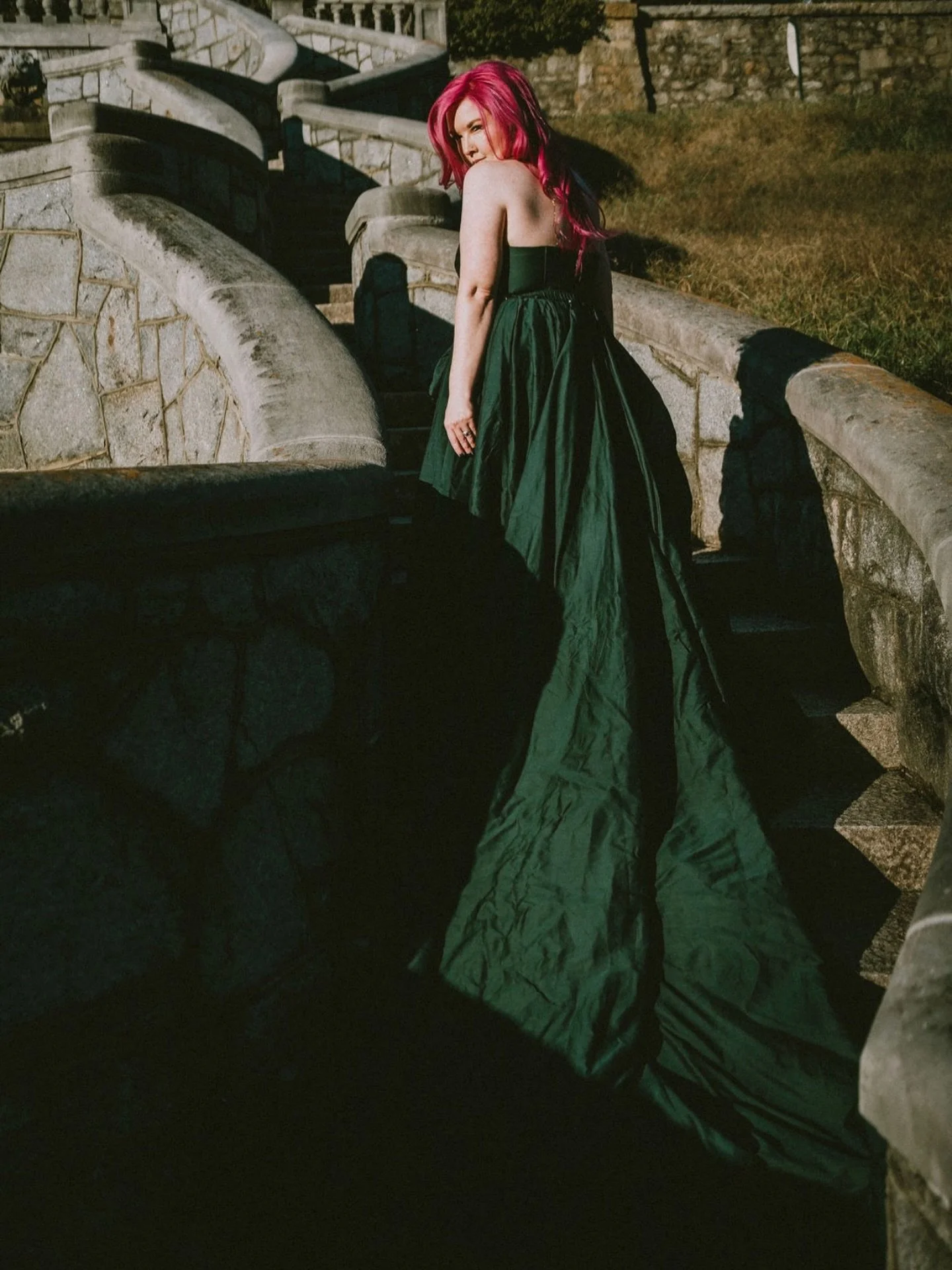 Oh my heart. 🥹

We had to reschedule 3x to make this shoot happen and it was a total labor of love but it finally all came together under the Full Moon in Taurus with Venus in Libra. 🥲

@tessaannephotography thank you for making all my fairy/magic/