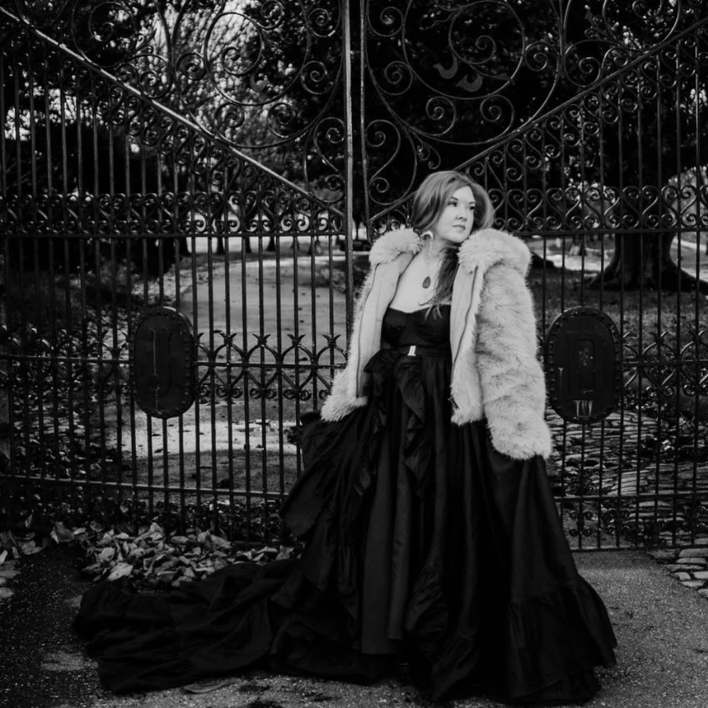 It&rsquo;s a winter ❄️ wonderland out there today but I&rsquo;m still in the studio making magic happen. I hope ya&rsquo;ll have the sweetest, slowest day wherever you&rsquo;re snuggled in. &hearts;️
#massagetheraoist #ashiatsu #magic