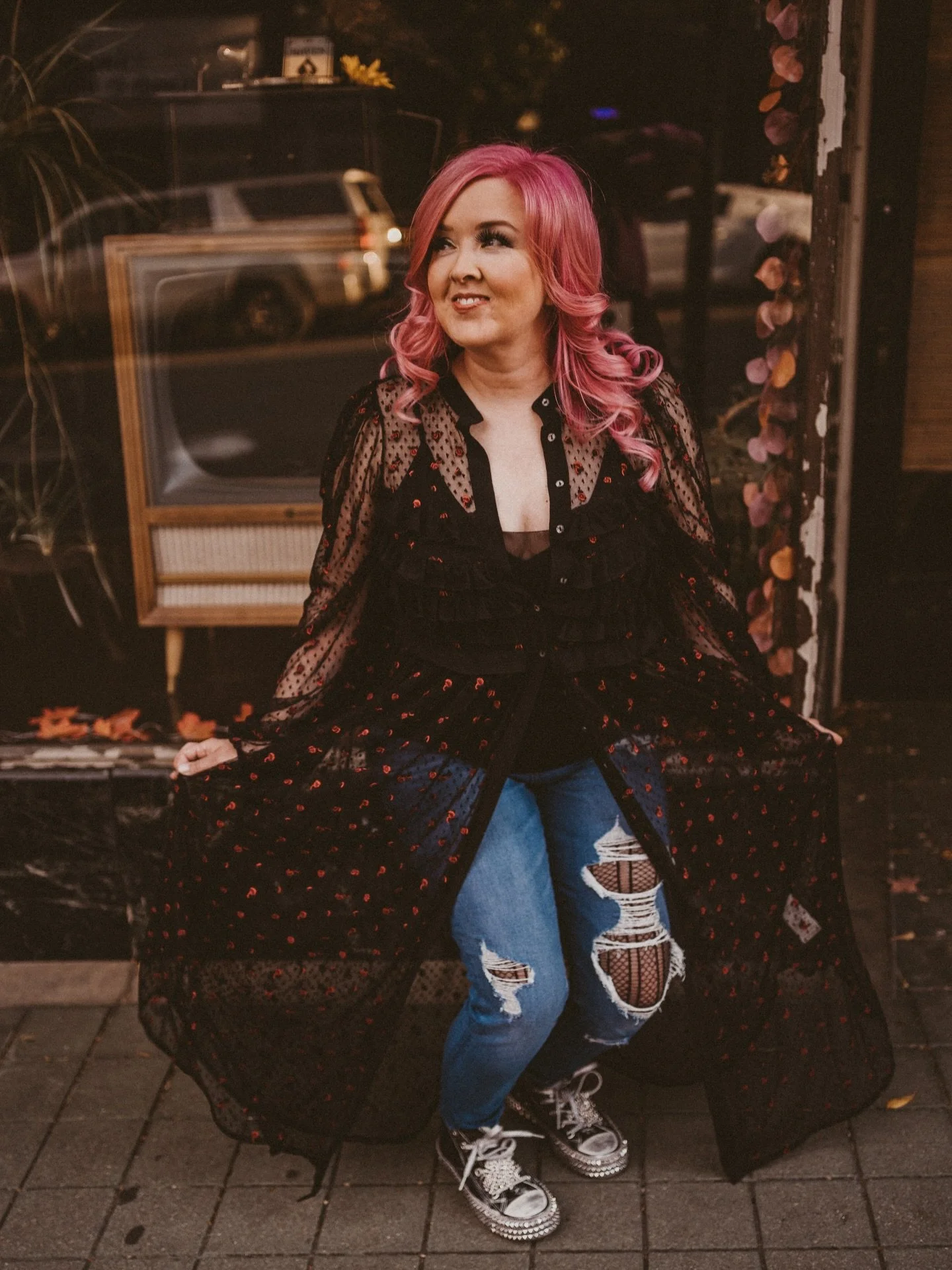 I had a colleague from Deepfeet bring up how her students have talked about my social media and how they want to know how to write authentic posts similar to mine. 🥹

First, that meant a lot to me to hear. 🙏🏻&hearts;️ It&rsquo;s my absolute favori