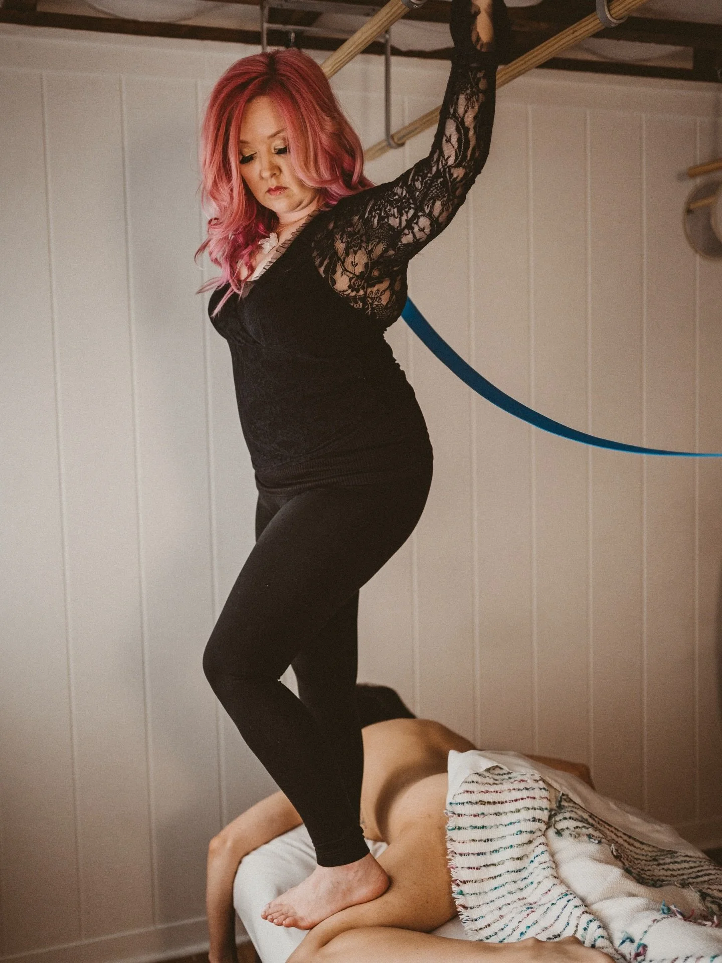 One of the most common questions I receive from LMT&rsquo;s inquiring about becoming a barefoot Massage Therapist is, how difficult is bar construction? 

Let me put your mind at ease. 🤗 If you&rsquo;re handy or know someone who is, it&rsquo;s prett