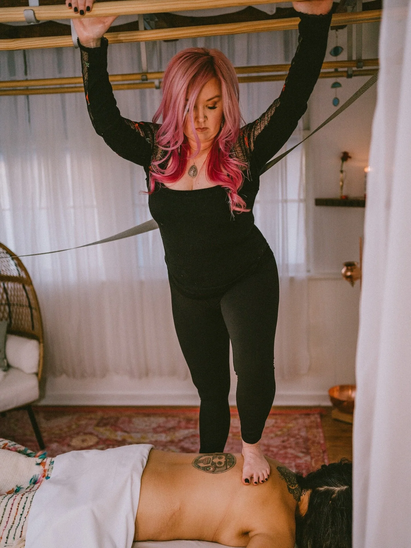 You guys 🥹&hellip;my September Basic&rsquo;s class is FULL which means your only remaining opportunity to begin your barefoot journey with me is December 3-5, 2026 until next year. 🤗

5 spots remain open, use code NEWLOC75 to save $75 off your regi