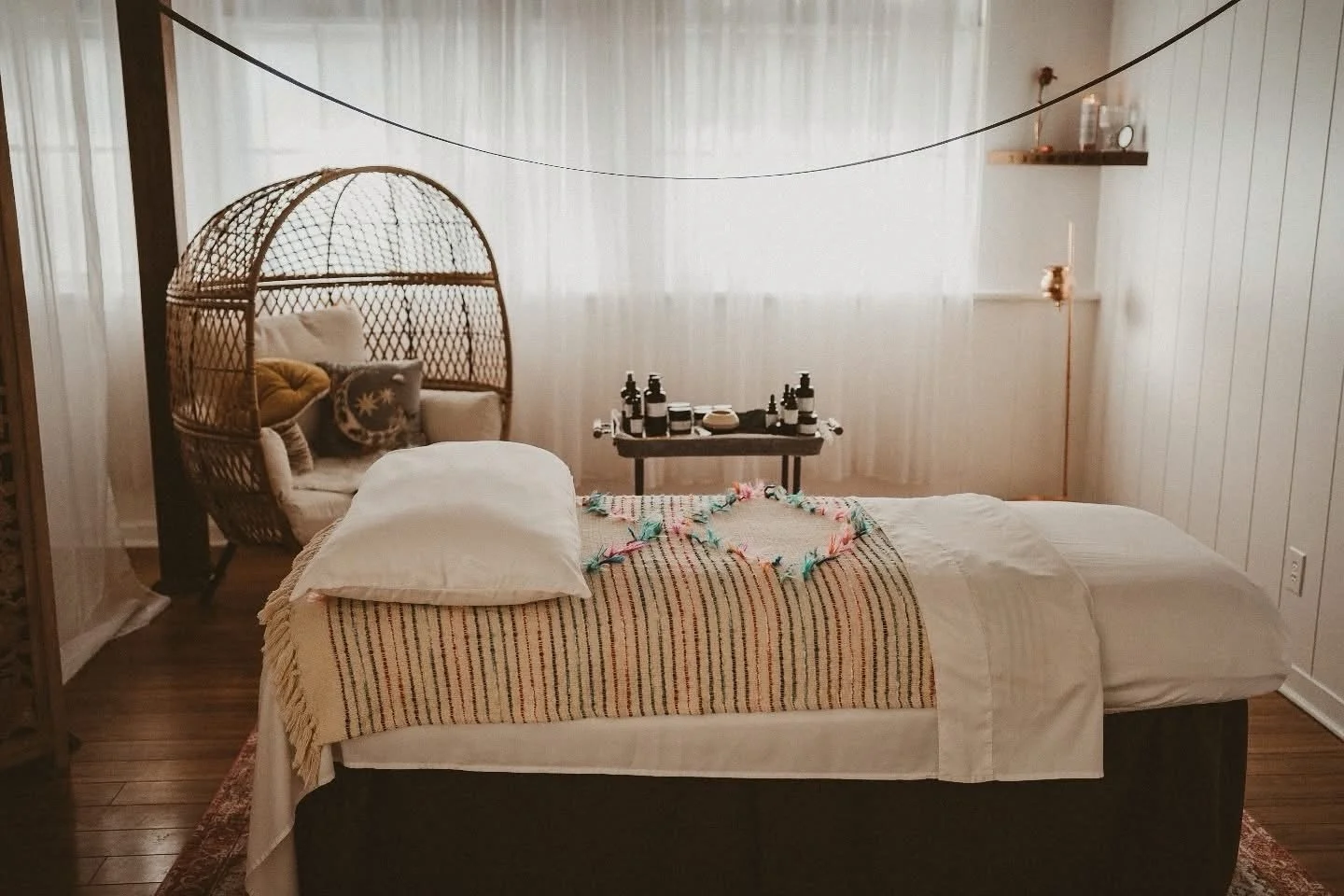 Woooo&hellip;I&rsquo;m going to ruffle feathers with this. 😅😆

I read once from one of my favorite authors &ldquo;The brighter you shine, the more some will project their shadow of their own unlived dreams on you.&rdquo; -Danielle Blackwood

I had 