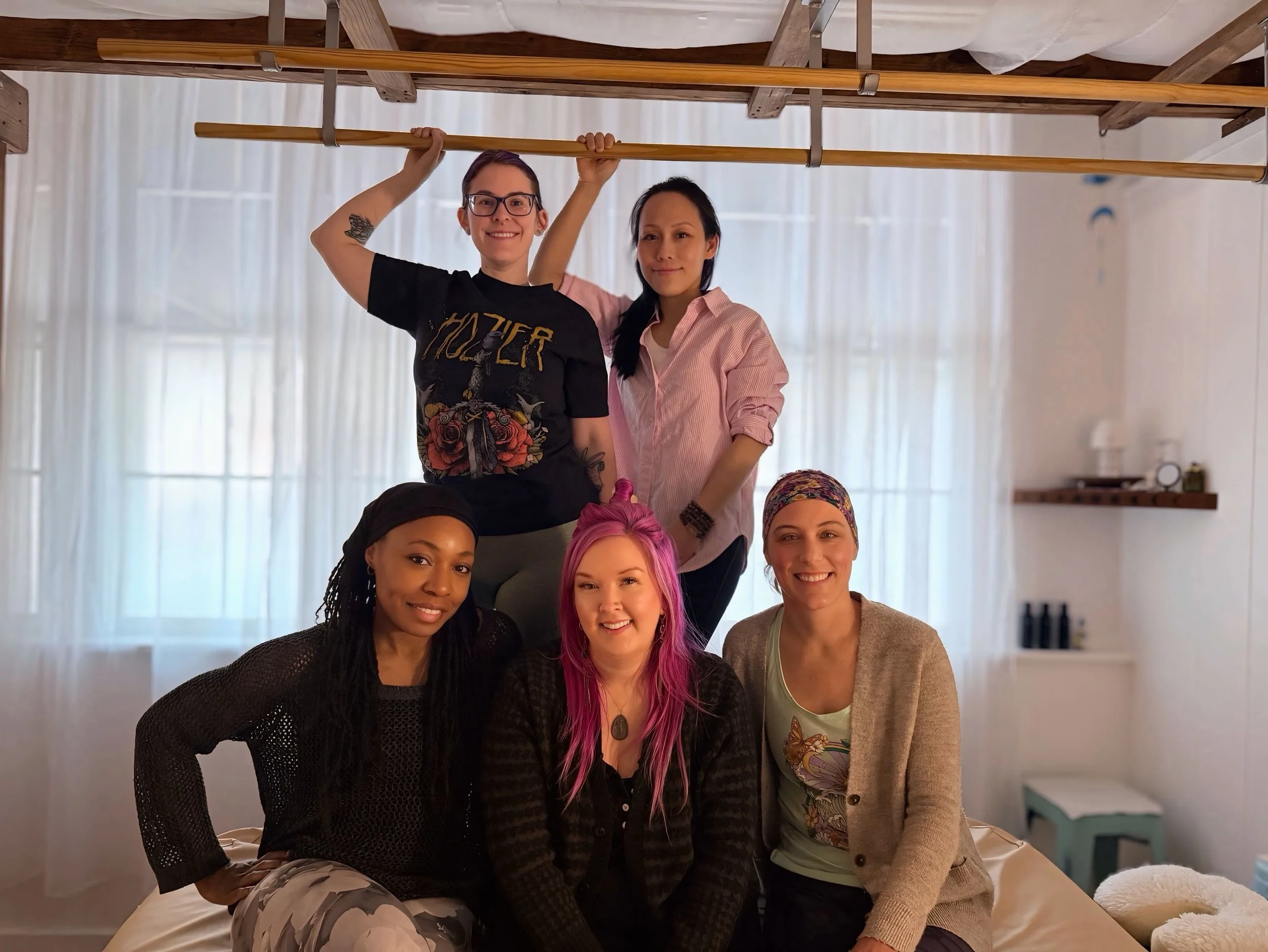 Congrats to these 4 ladies for committing to their education by learning Ashi-Thai 👣&hearts;️✨ from Virginia, DC &amp; Maryland. 

If you&rsquo;d like to learn barefoot massage with me, I have *2* spaces available for my Basic&rsquo;s in June 11-13,