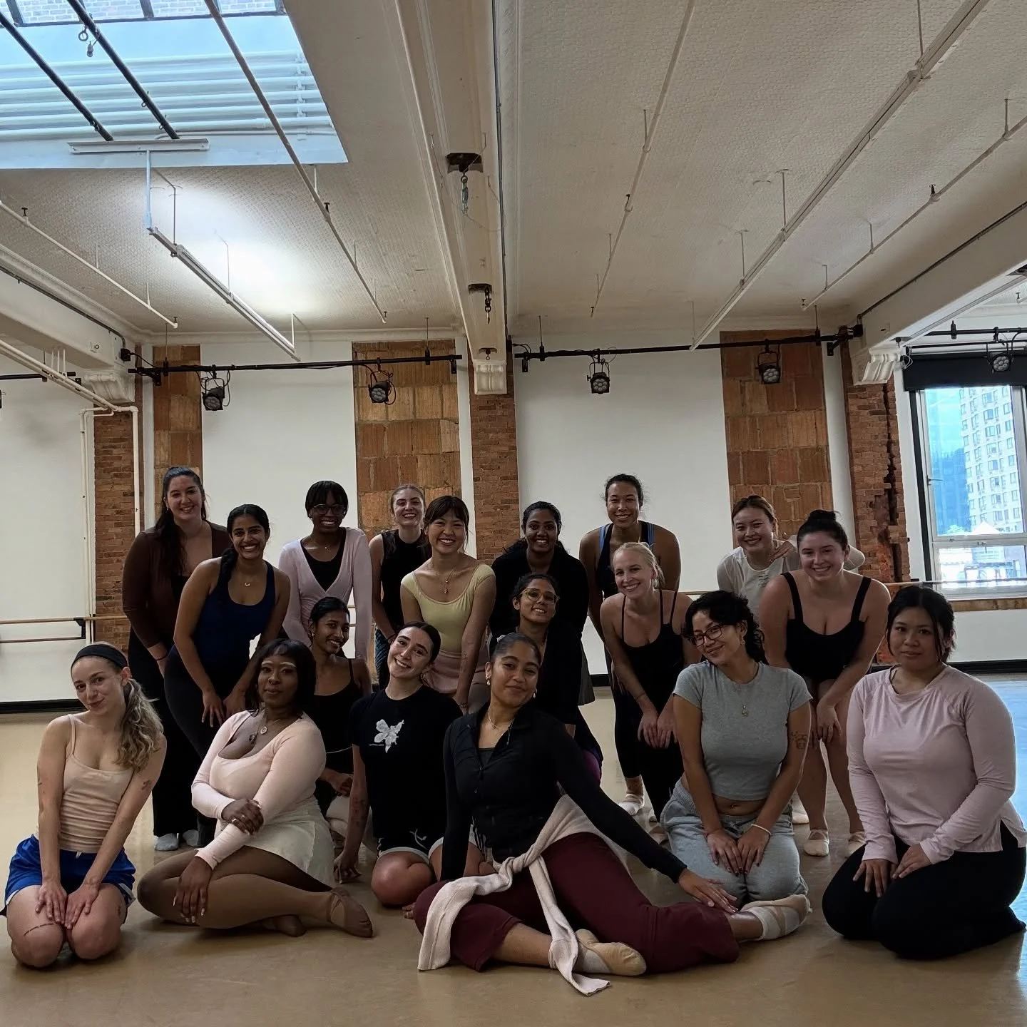 last Saturday class of the month! 🦢✨ thank you dancers for your hard work! 🩷🩷