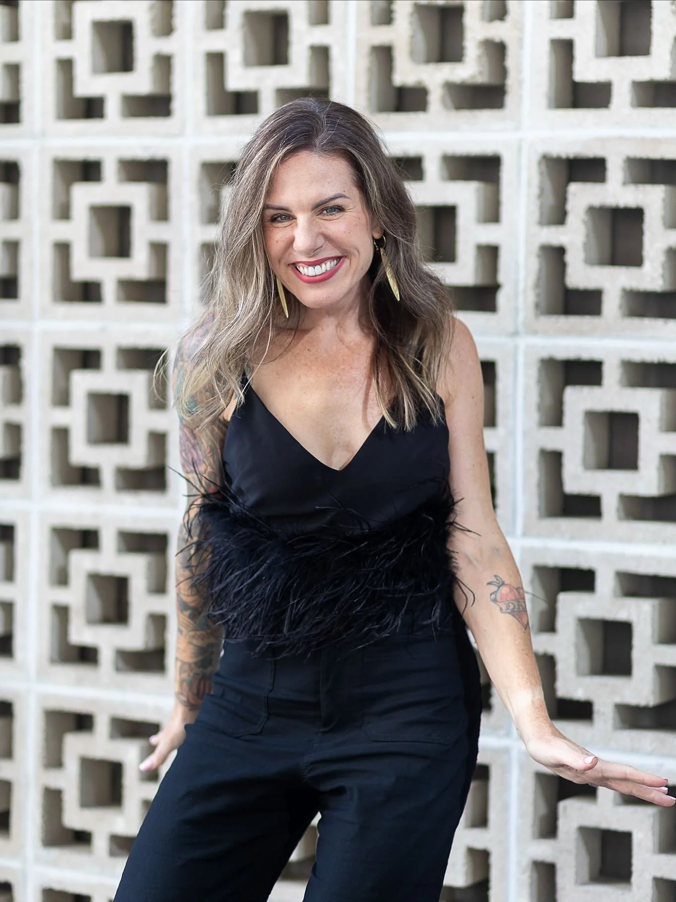 It&rsquo;s my favorite thing: when Lori and I see each other at our yoga studio - we just squeal really loud and do a jumping hug. 

Beautiful energy, smile and heart! 

Part photo session, part chitty chat session 🫖

#headshots #sacramentophotograp