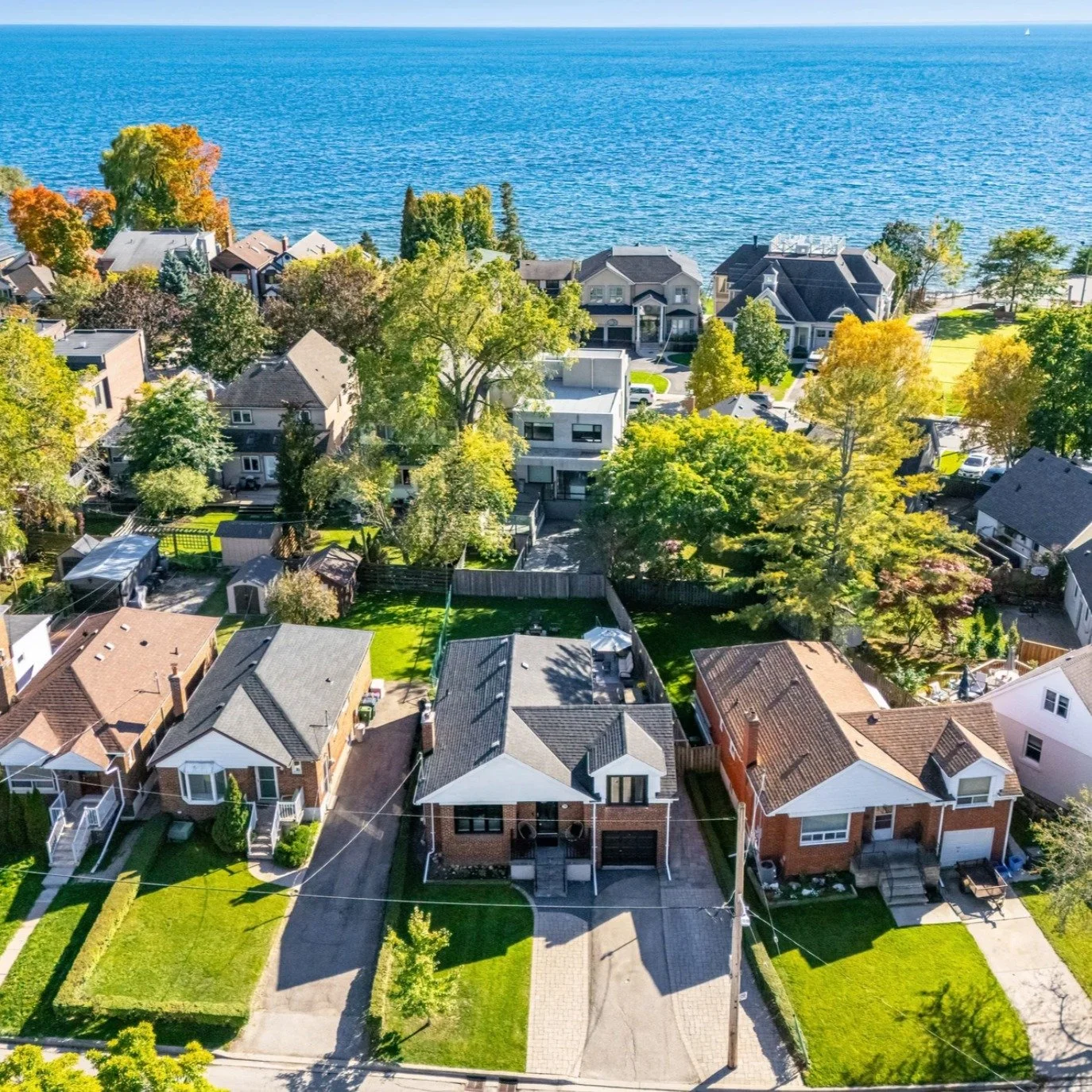 Looking for a move-in ready home steps from the lake?

75 Emerald Cres, Toronto
$1,568,000

This charming 3-bedroom detached sits on a wide 50&rsquo; x 105&rsquo; lot and features a finished basement, a private backyard retreat, and an attached garag