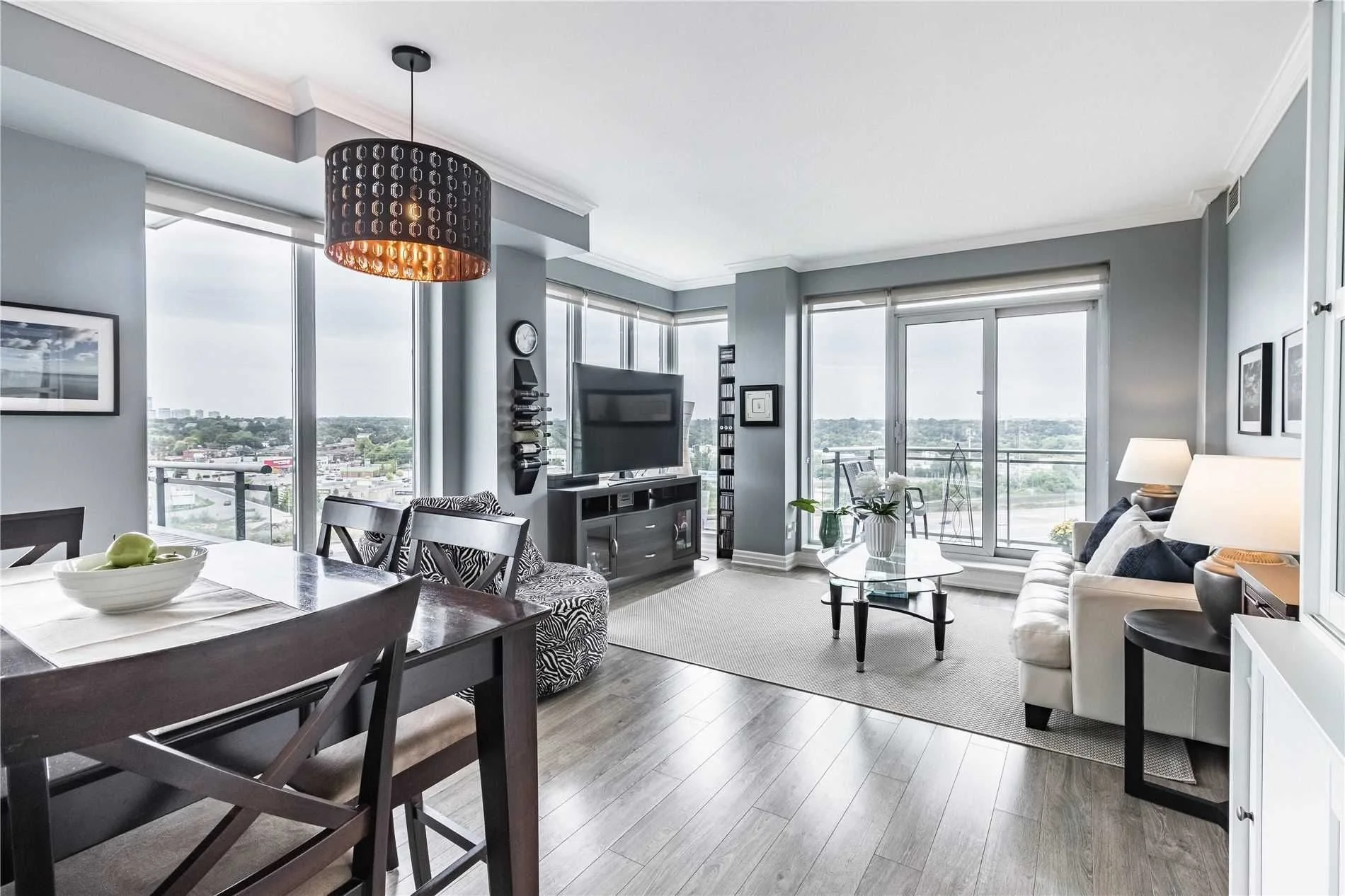 2121Lakeshore.jpg