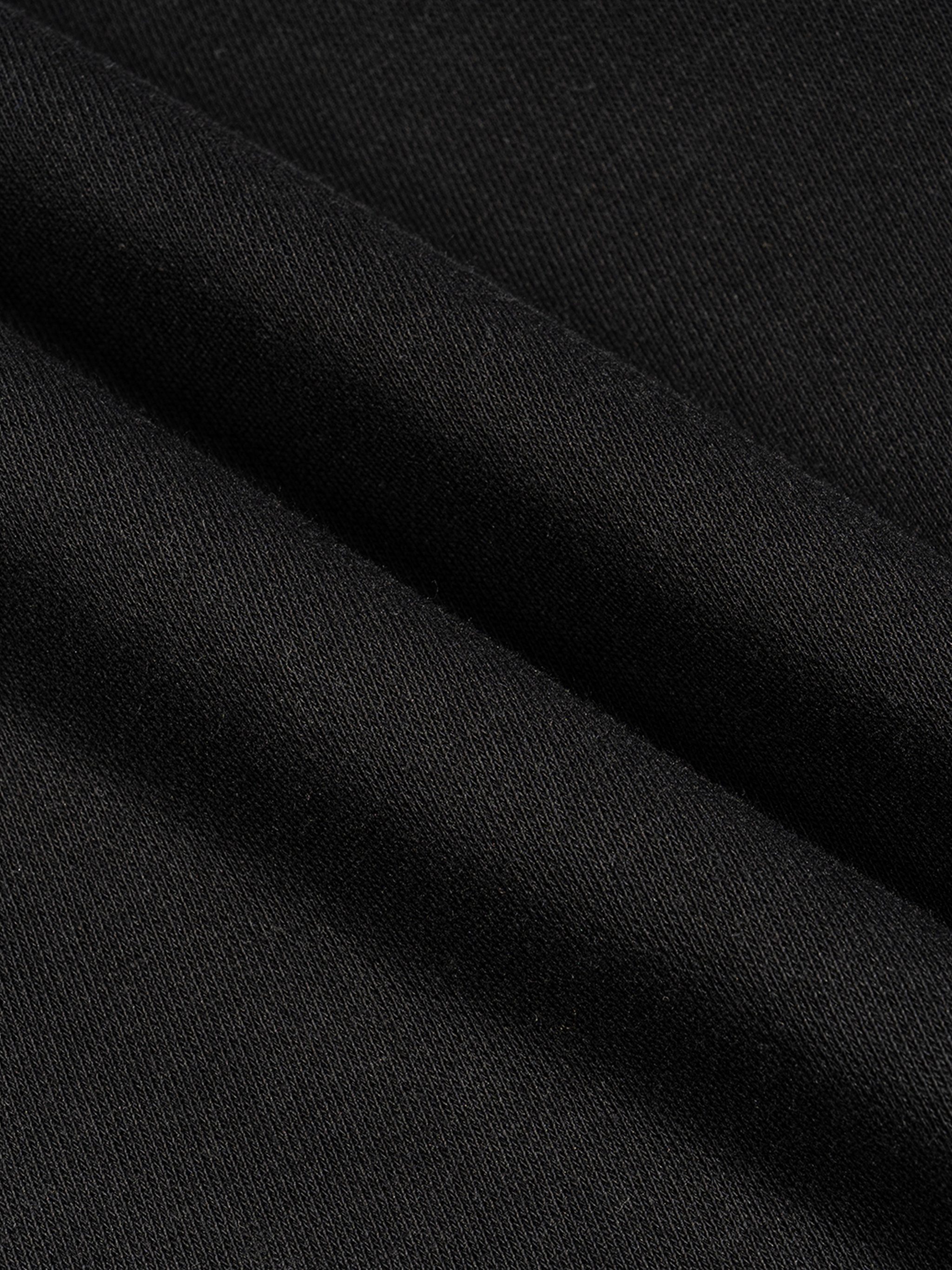 squarespace-upload-temp-2025-06-01-cc6ca9f1-85eb-41d1-b1d8-eeef51720ccf8175461021584392419.jpg