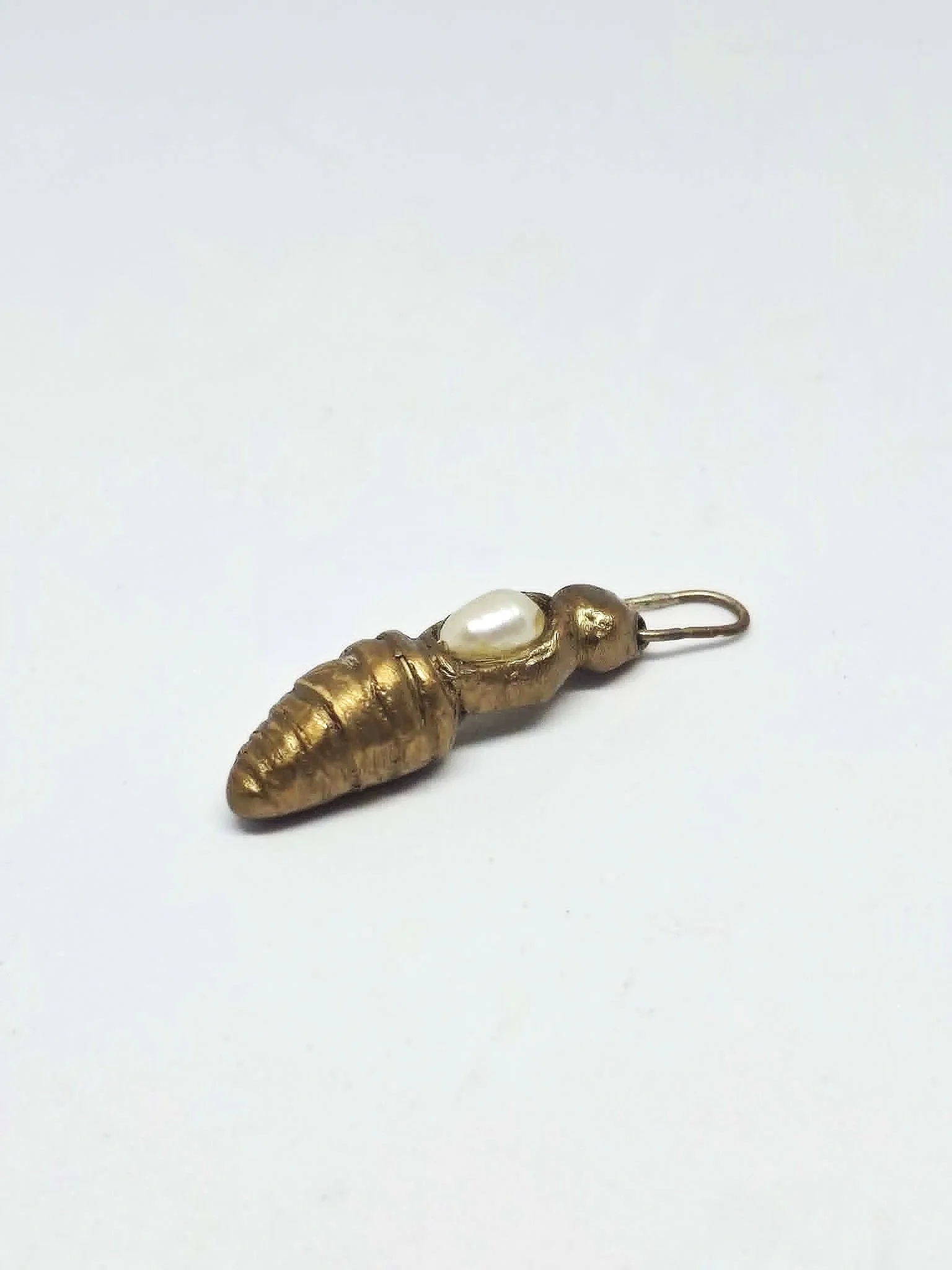 Bug Pendant with Fresh water Pearl (OUTLET)