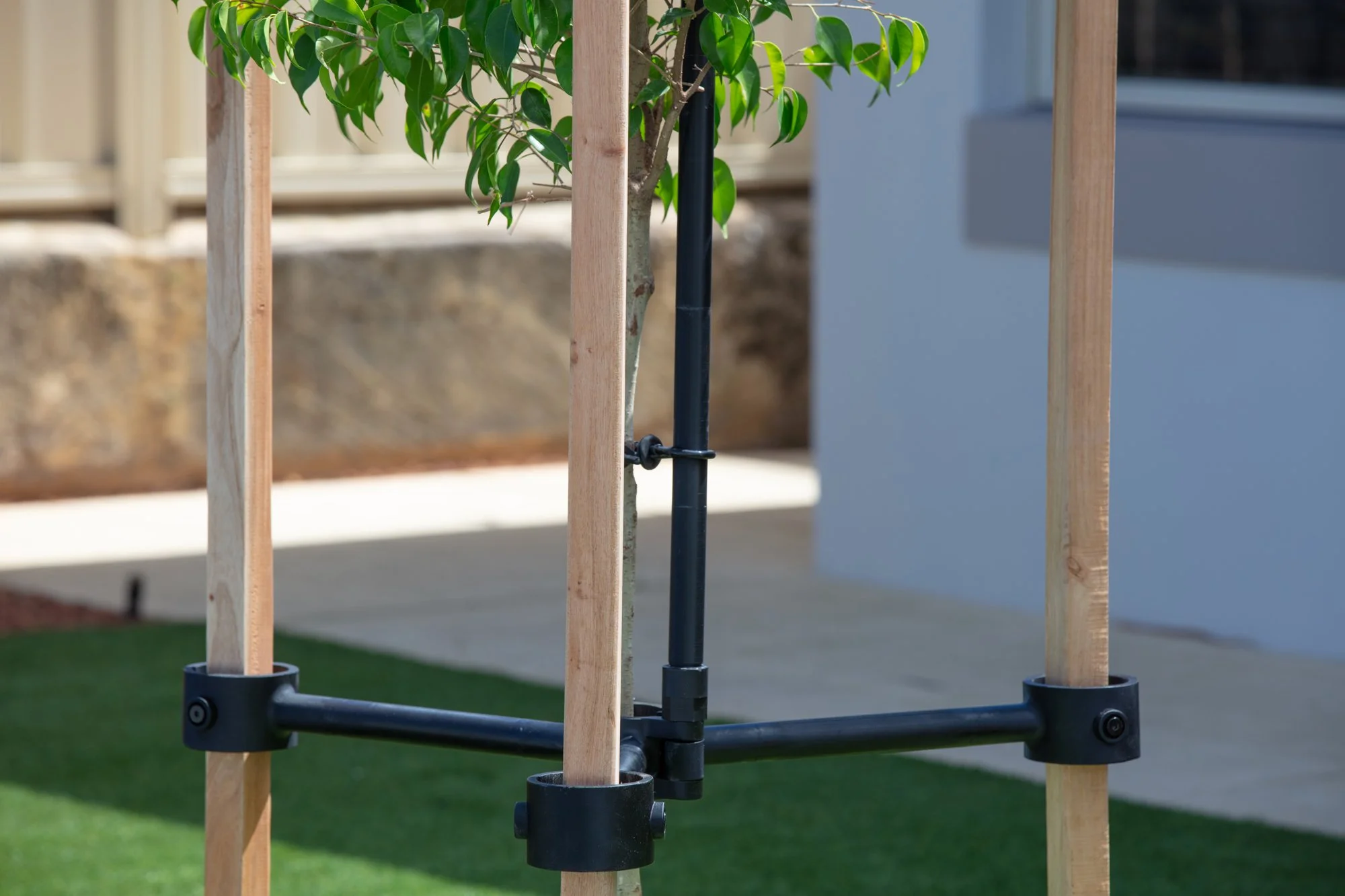 3 STAKE SYSTEM — TREE NURTURER