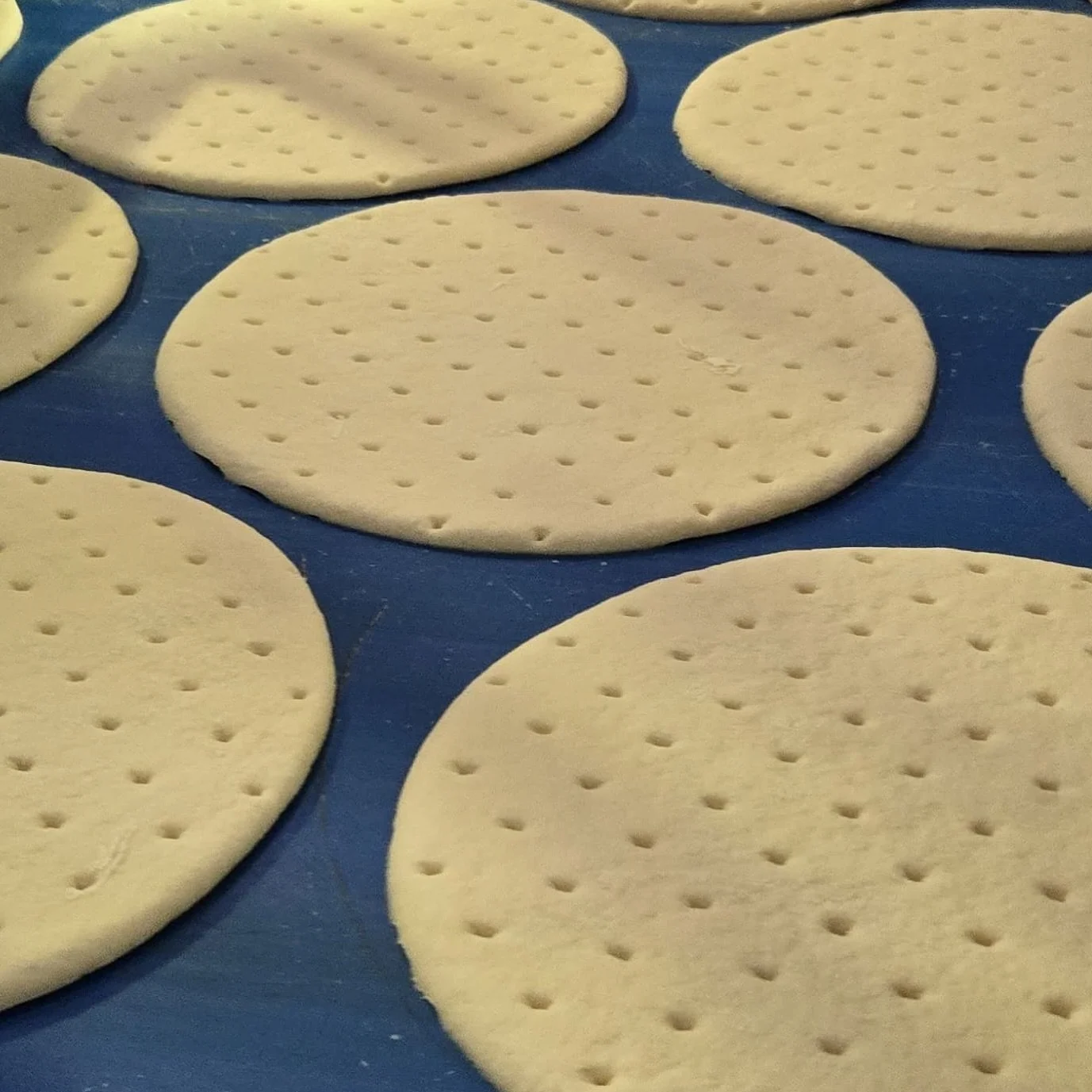 The quickest way to a man&rsquo;s heart 💓 is through his stomach! 14&rdquo; pizza bases ~ a romantic night in on VALENTINE&rsquo;s Day! 🩷