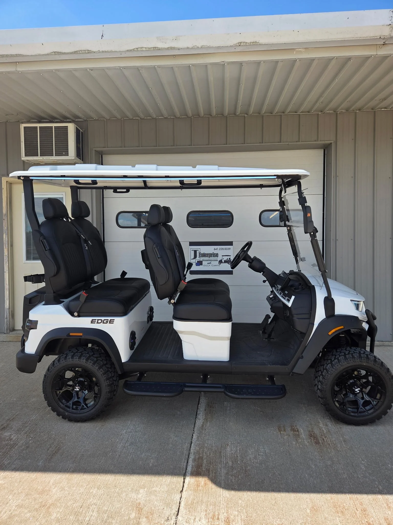 4-seater-golf-cart-bintelli-lsv.JPG