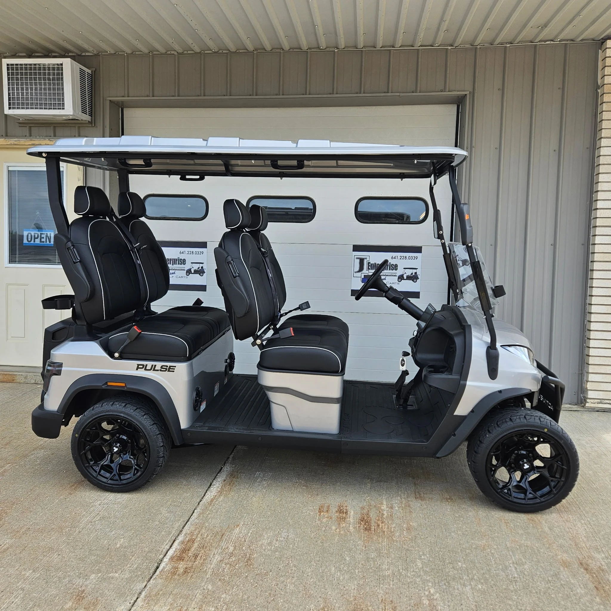 4-seater-golf-cart-bintelli-electric.JPG
