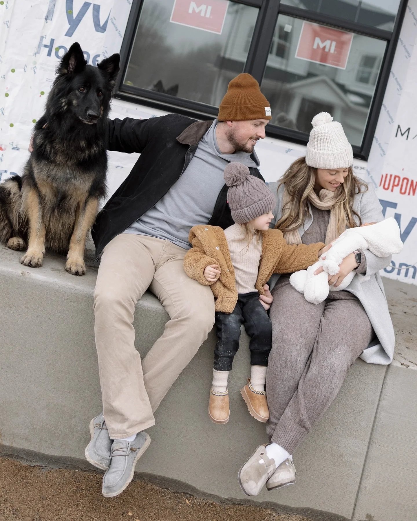 2025, you out did yourself 😄 

1. Shot 12 weddings as the lead shooter 
2. Built a house with the my best friend
3. Welcomed our second beautiful daughter

I am feeling beyond blessed to be able to chase my passion while growing a beautiful, healthy