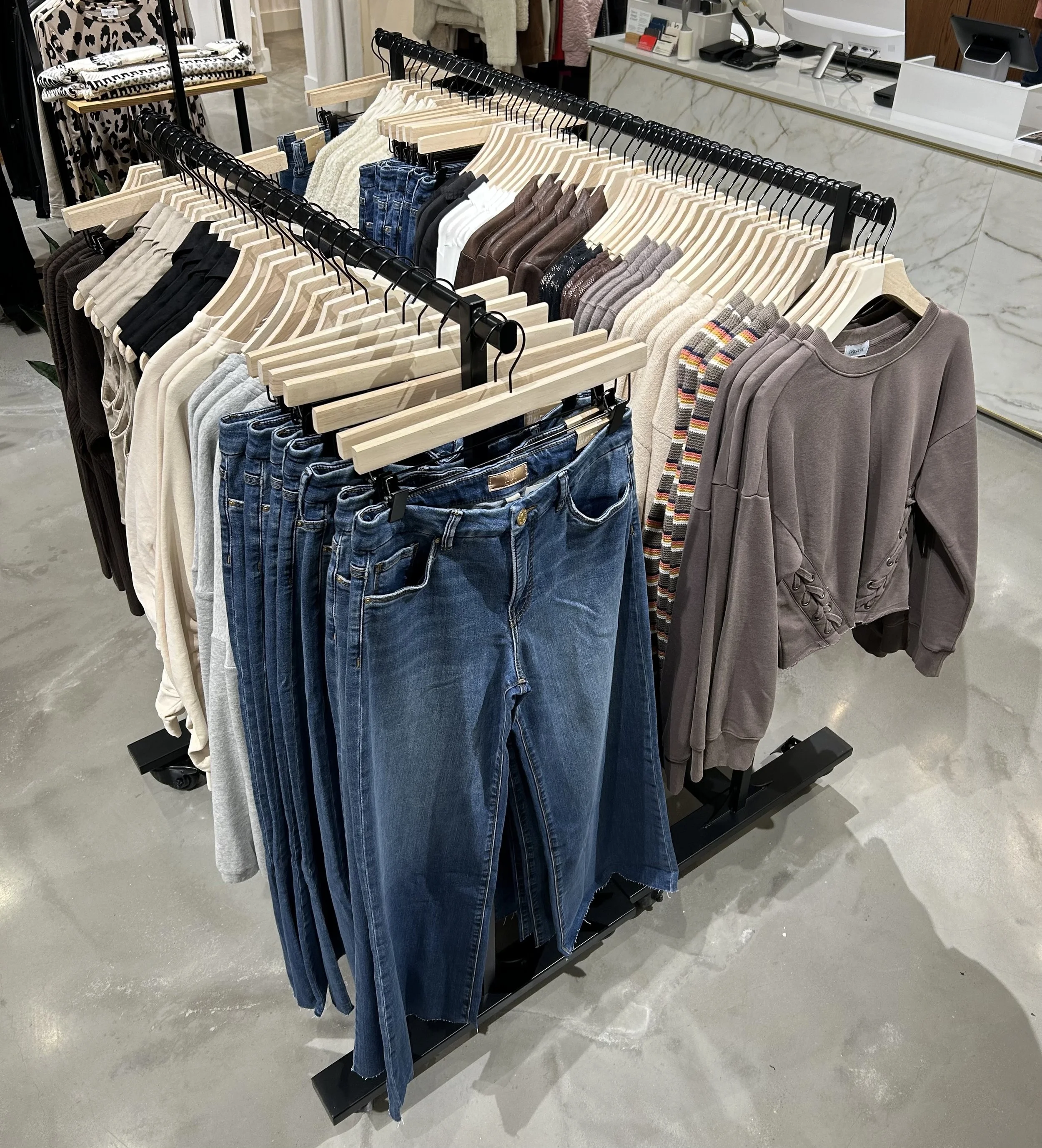 Brown/Neutral Capsule