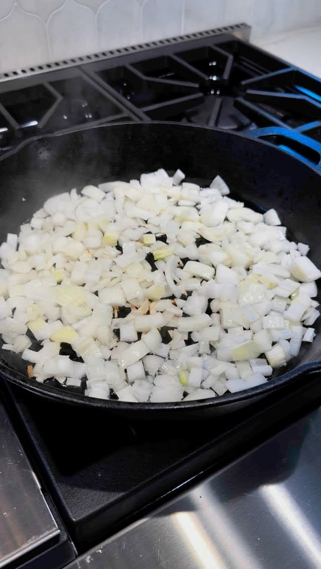 #castironskillet#castiron#breakfast#cornedbeefhash#foodie