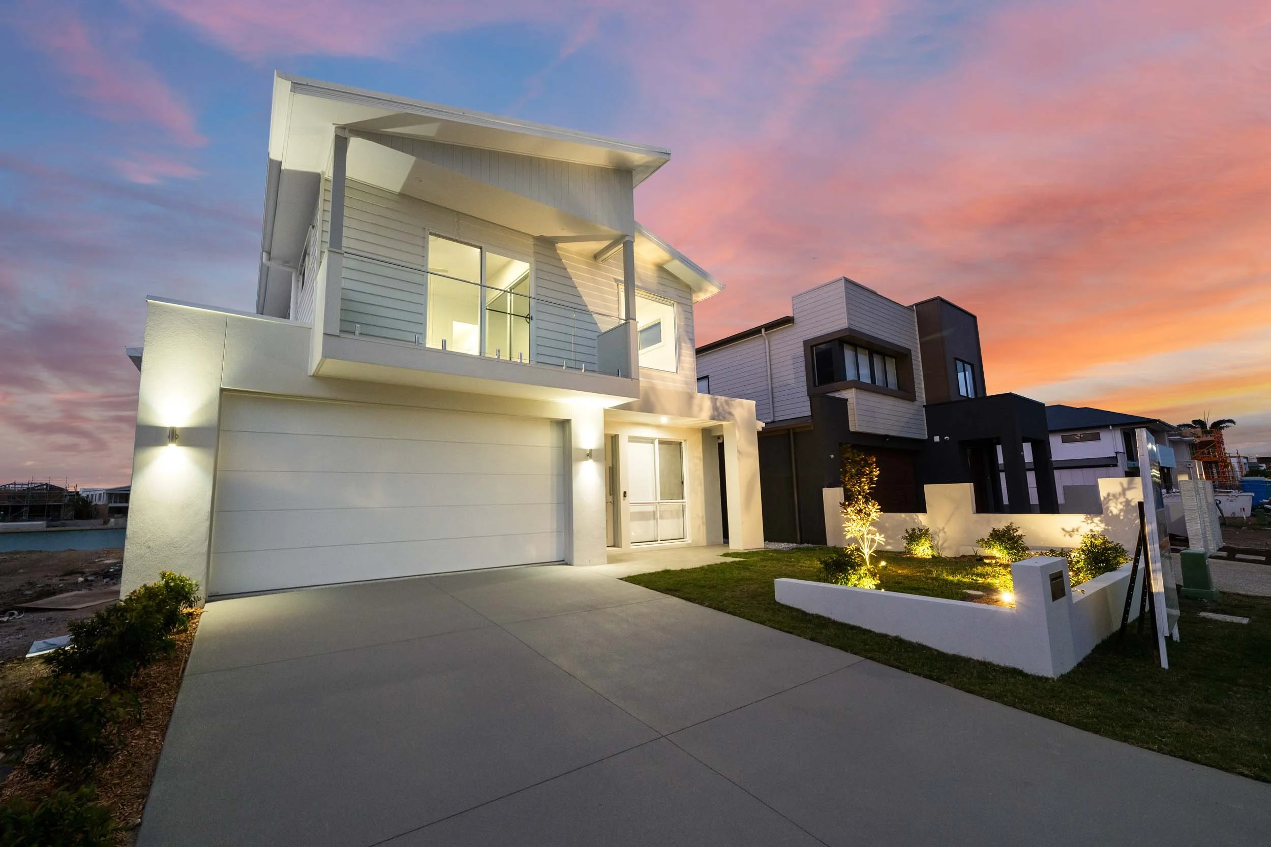 LOW RES 93 Aqua Street Newport 2023 TWILIGHT SHOOT 01.jpg