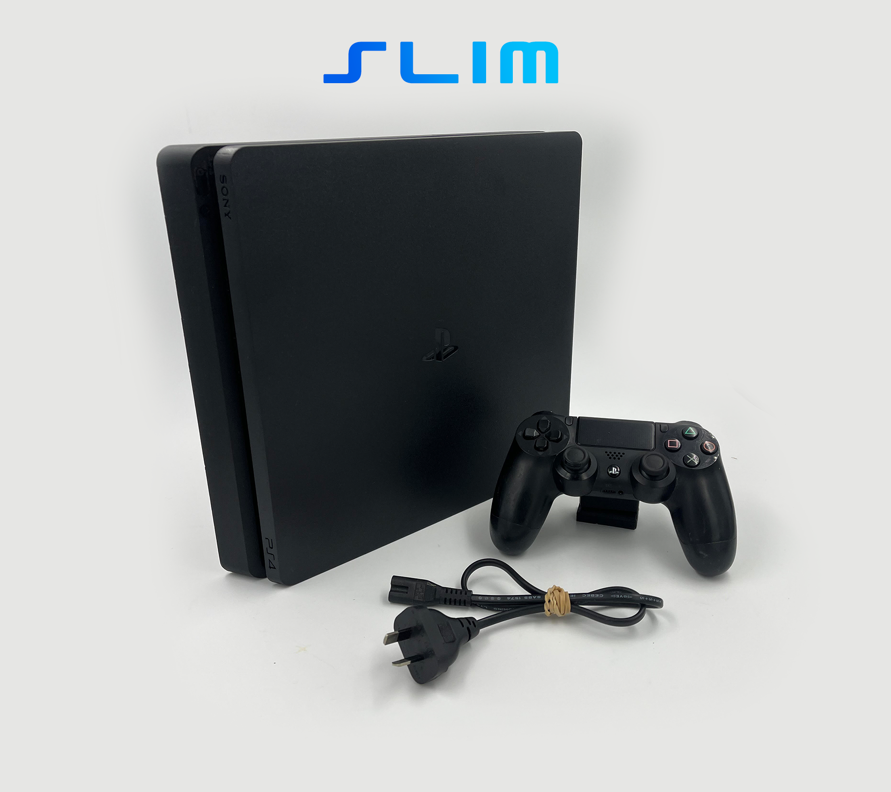 Front on - PS4 Slim - All accessories - text .png