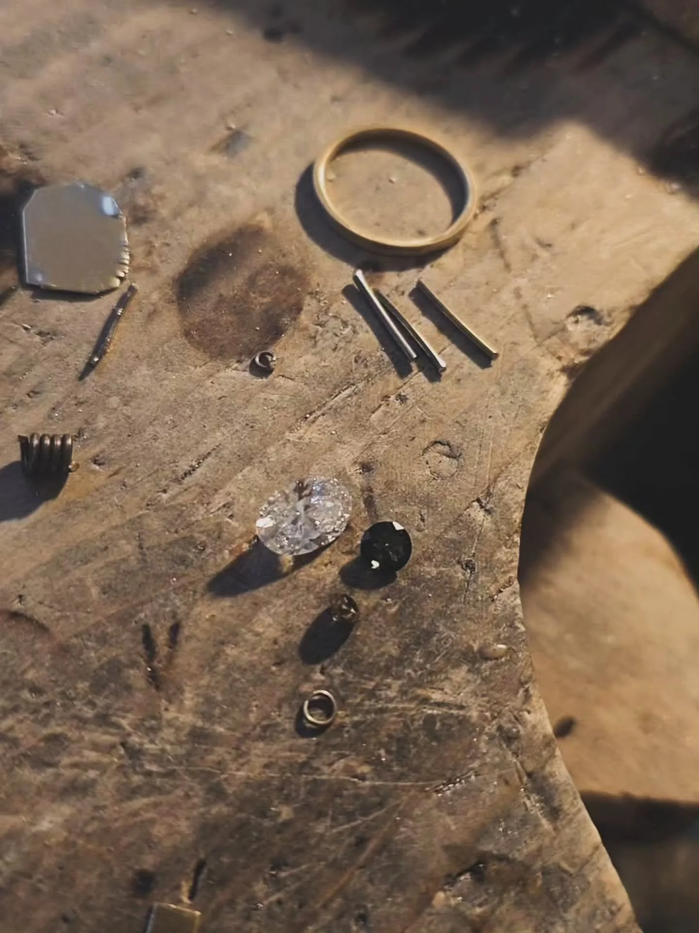 FEBRUARY - slide 13 is the most magical 🧚🏼&zwj;♀️✨️
what a month February has been. So much happening, the launch of the webshop for example, a trip to Vienna, many beautiful projects I have started, some I have finished. Played in the snow with my