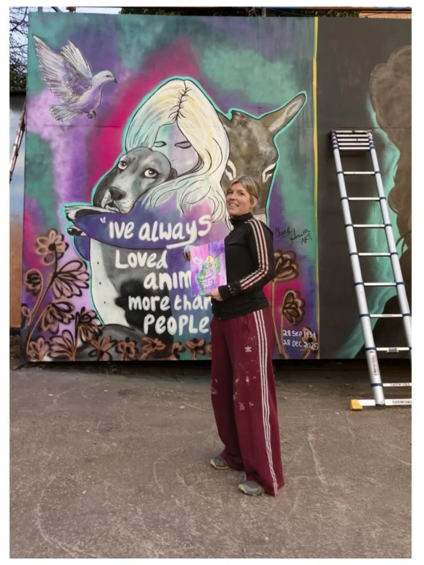 Fabulous portrait photos of 3 @birdsjam artists with their portraits taken by @letha_rangard 

This is what we mean by women supporting women! 💪🏼 

We're so grateful to @yardworksglasgow  for supporting our International Women's Day jam. 

In order