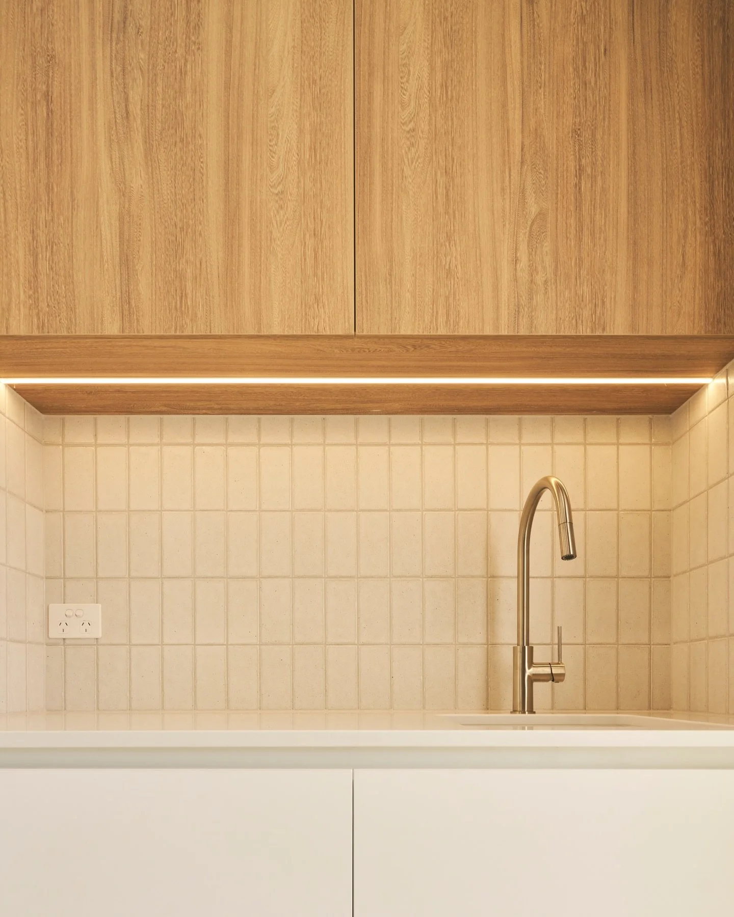 Clean lines, warm tones, and zero compromise on detail. This Newport laundry proves that even the hardest working space in the home can feel calm, refined, and architecturally considered. Custom joinery, soft lighting, and a restrained palette built 