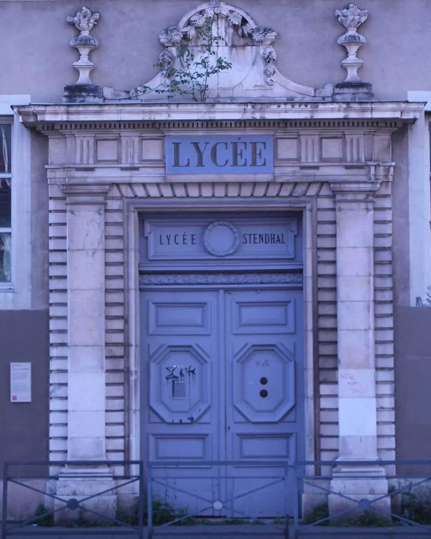 Quelques lieux ayant inspir&eacute; mon premier roman 📖. En recherche d'un &eacute;diteur 🤝 #grenoble #capitaledesalpes #whereitallstarted