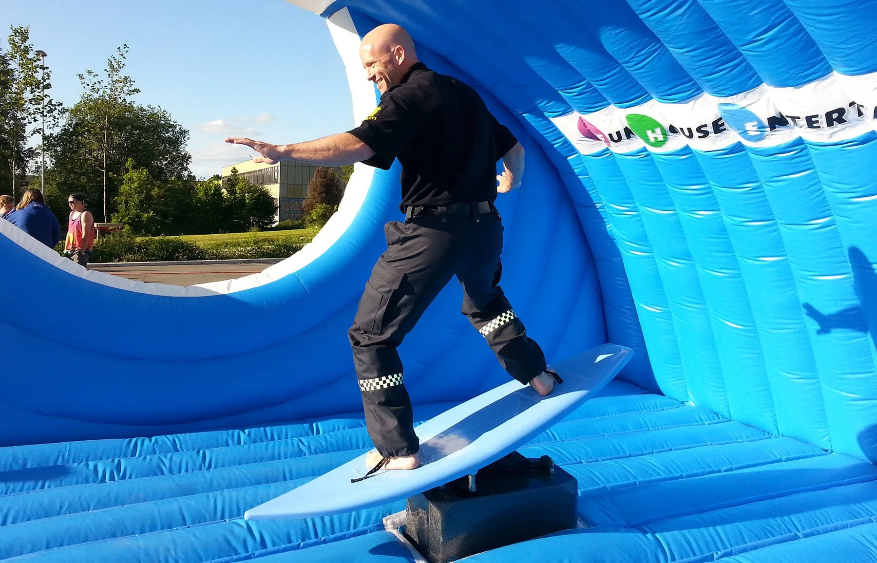 Stor oppblåsbar mekanisk surfesimulator