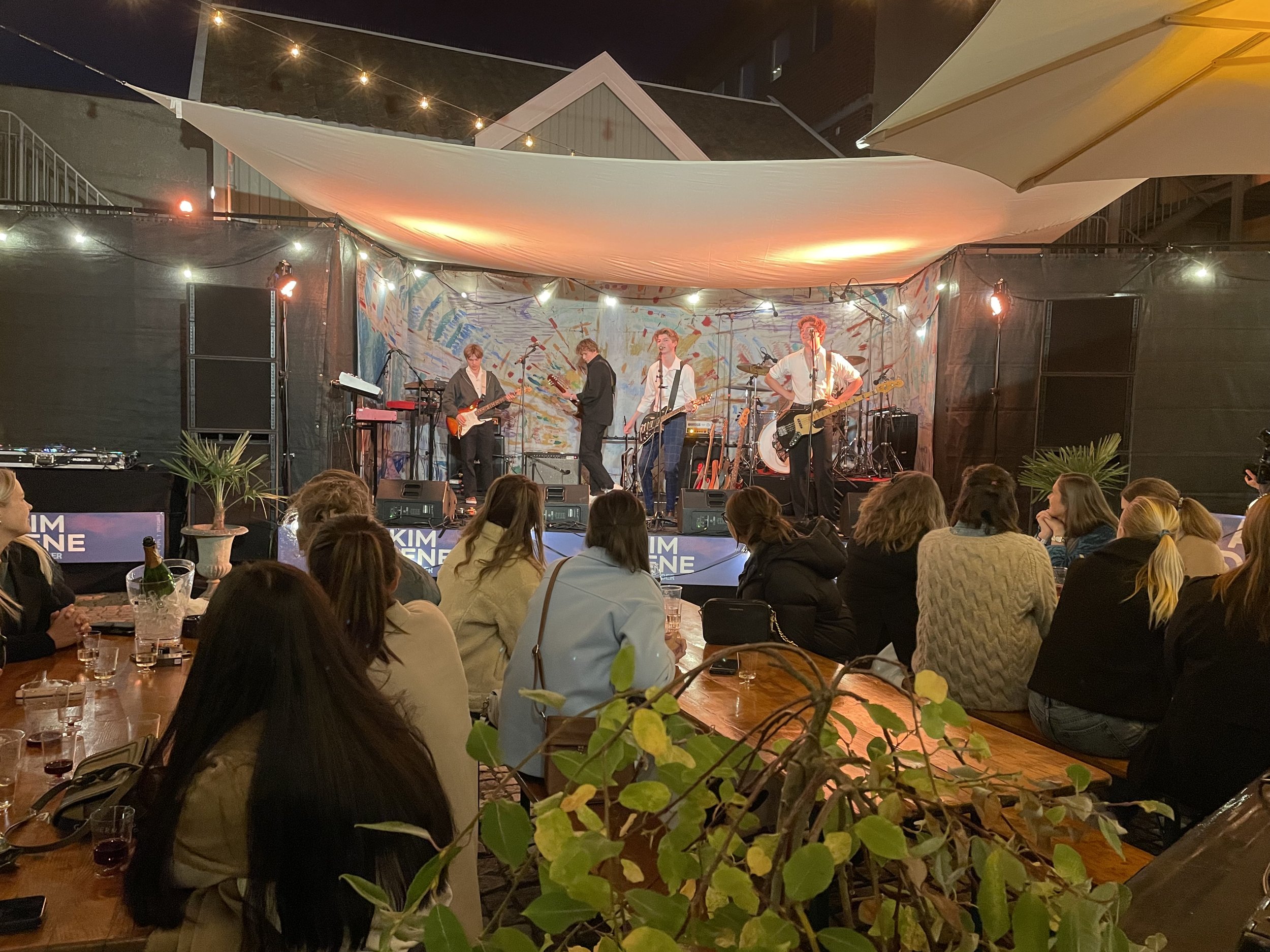 Askimdagene med live band, scene, lyd og lys levert av Fun House Entertainment