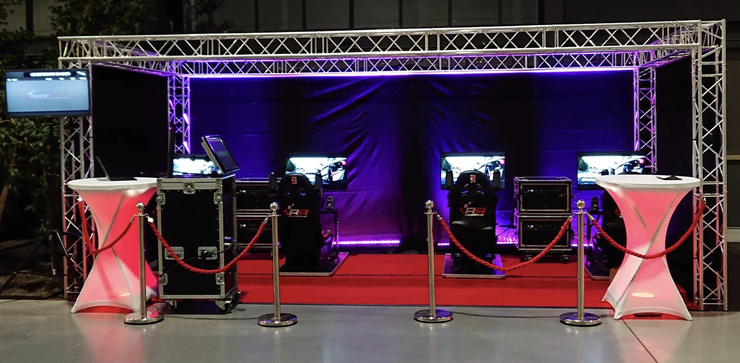 Raceroom event, racingsimulator på stand levert av Fun House Entertainment