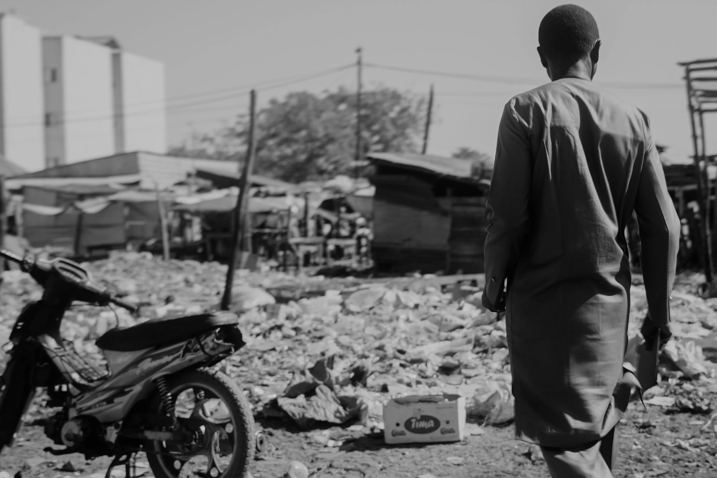 Sidy Badji udkast 24 (English Subtitles).00_09_37_05.Still014.jpg