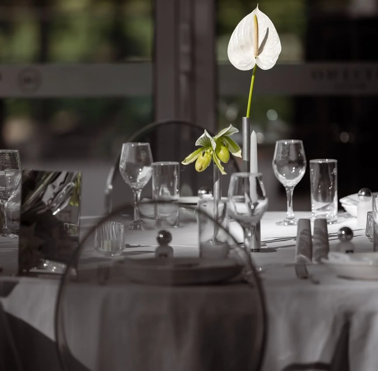 CHROME PARFUM // PERSONAL TOUCH
Buse & Burak 
Photographer @stellamariephoto 
Creative Direction & Stylist @lbv.events 
Florals @vikingflora 
#engagement #inspo #bonbonnière #eventfavors #eventfavours #perfume #interiors