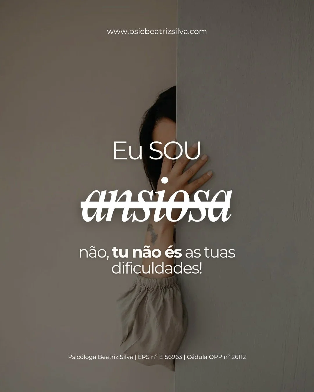 💭 Quantas vezes dizes “eu sou ansiosa”, “eu sou insegura” ou “eu sou tímida”?
✨ Em sessão, é comum ouvir as pessoas descreverem as suas dificuldades como se fizessem parte de quem são.