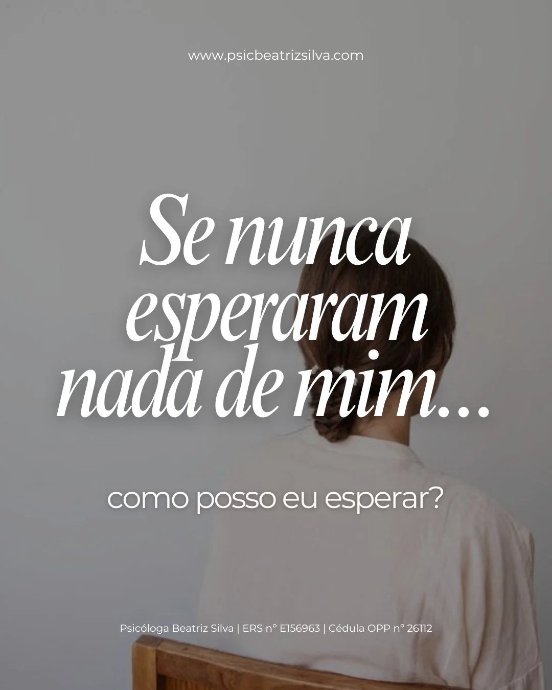 🕊️ Quando cresceste sem que esperassem muito de ti, é natural que tenhas aprendido a esperar pouco de ti também.
💭 É como se o teu valor tivesse sido medido pelas expectativas dos outros e, sem perceberes, passaste a olhar-te