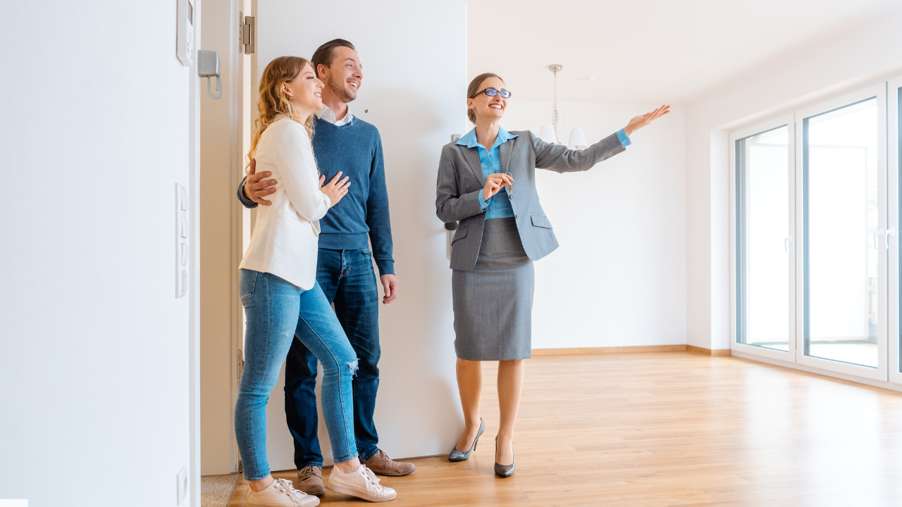 Open Houses vs Private Showings in Charlotte: What Actually Gets You the Best Offer