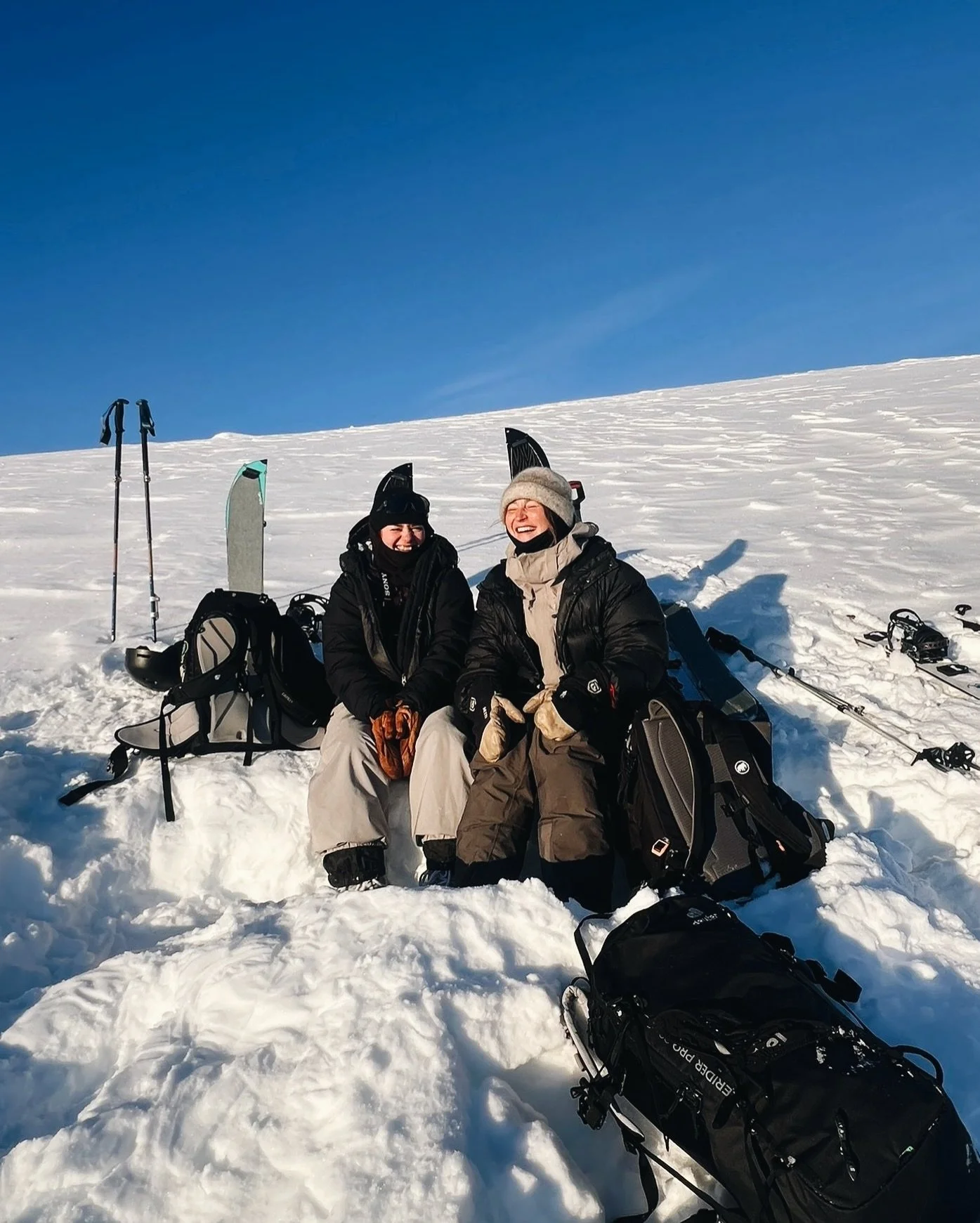 Tuuks tunturiin? :-) 
>> 16.2. Intro to Freeriding &mdash; Aloittelijoiden vapaalaskuretki &Auml;k&auml;slompolossa, Yll&auml;ksell&auml;
>> 25-29.3. Hiihtovaellus K&auml;sivarren er&auml;maassa 

N&auml;h&auml;&auml;n! <3 #vapaalasku 