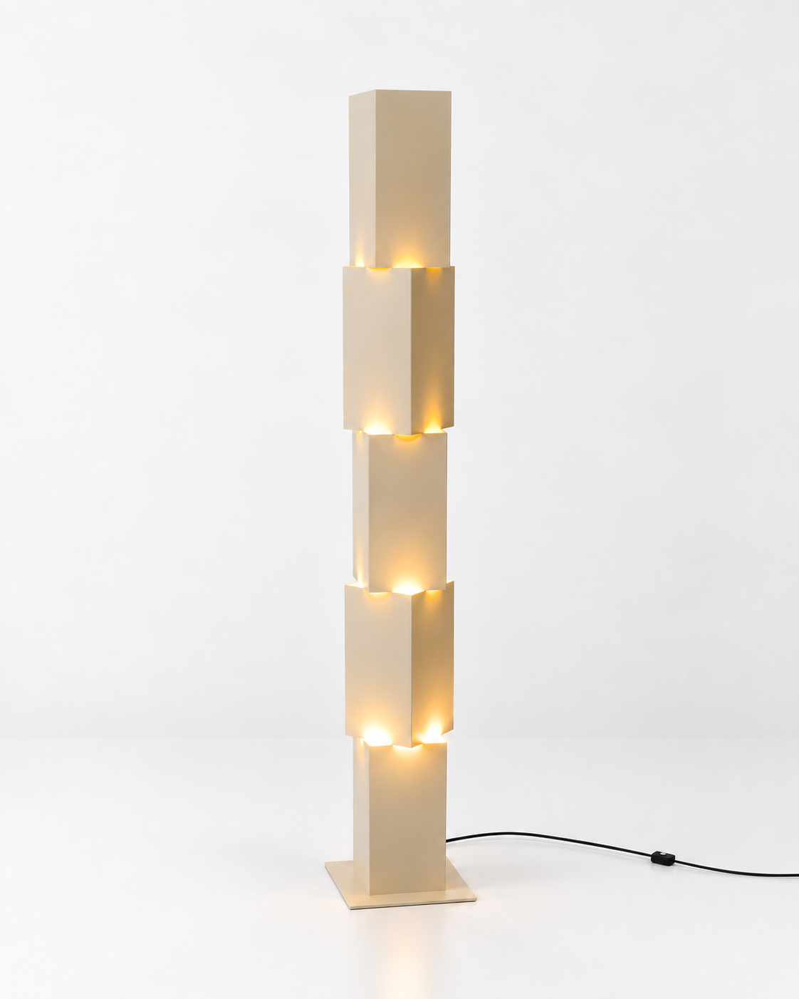 SimoneSmelt_StackFloorLightButterYellow_SimoneSmelt.png