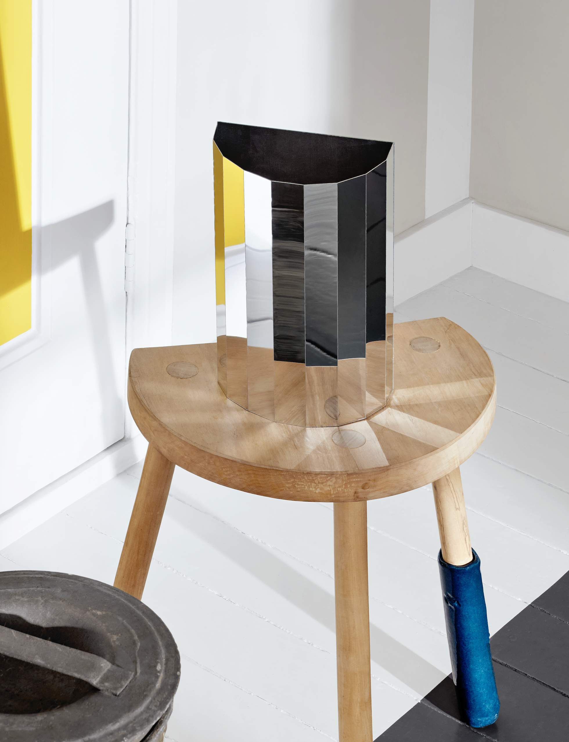 Shattered collectible mirror series by Simone Smelt shot by Ronald Smits for museum drachten