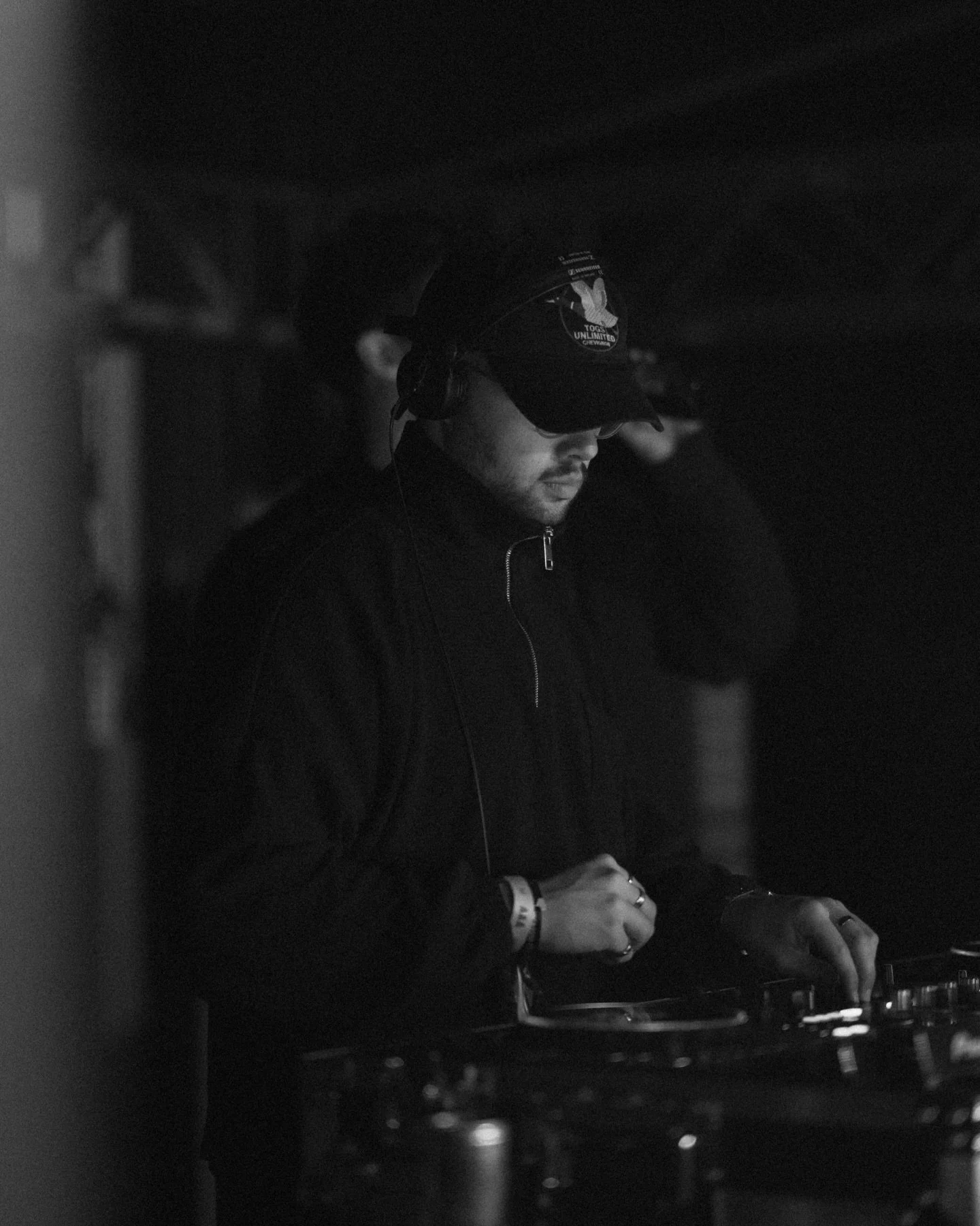 caught between beats 
@luitpolddd @calmspirits 

#sonyalpha #sonya7iv #photography