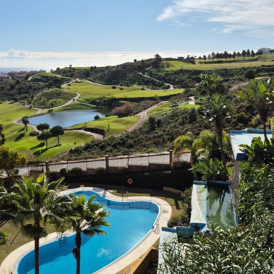 Together with our trusted collaborator @mijasinproperties in La Cala de Mijas- Costa del Sol, now available

✨ A rare gem in Costa del Sol
Available April to September ☀️

📍 Less than 10 minutes drive to the beach
The perfect balance between peace a