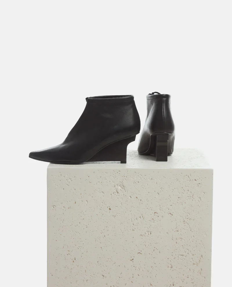 ruffles booties 3.webp